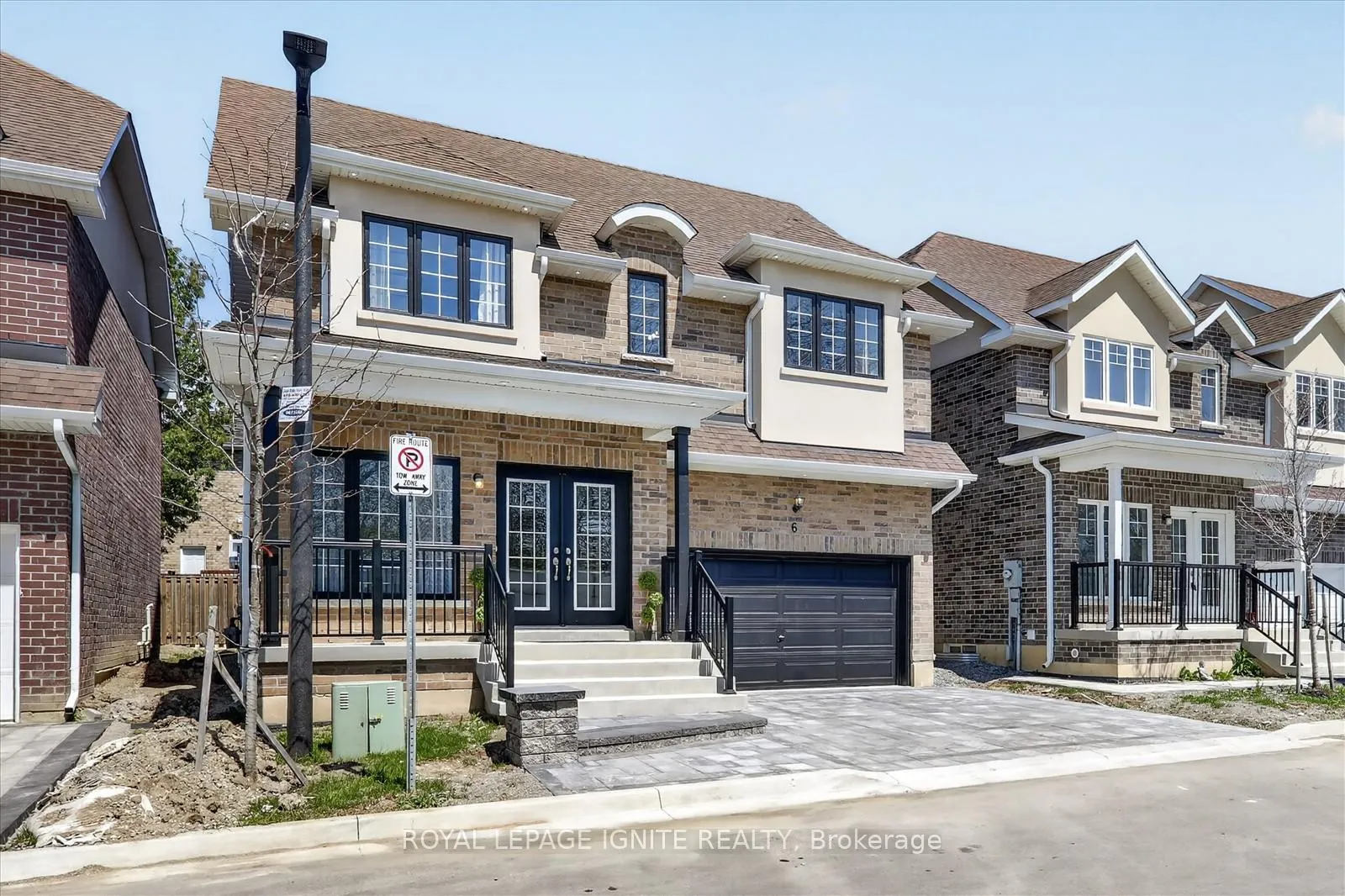 Photo 4 of Unit 6, 1741 Fairport Road, Pickering, Dunbarton — HOMEH