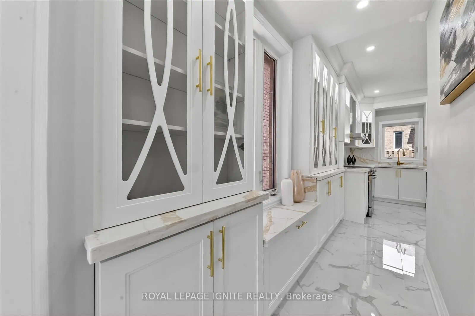 Photo 13 of Unit 6, 1741 Fairport Road, Pickering, Dunbarton — HOMEH