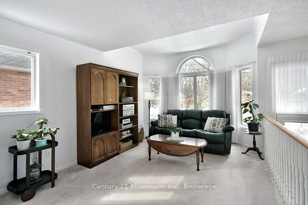 Photo 5 of 15 Brillinger Drive, Wasaga Beach — HOMEH