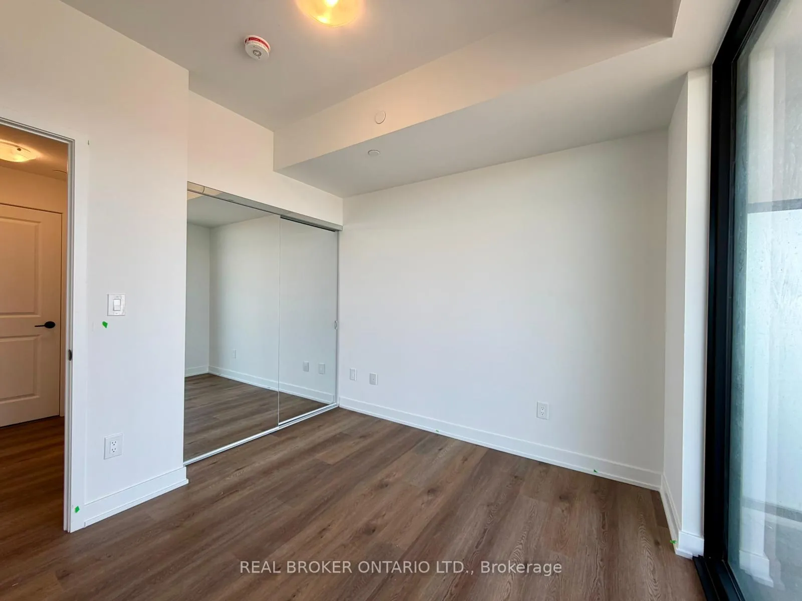 Photo 23 of 2075 Lakeshore Road, Burlington, Brant — HOMEH