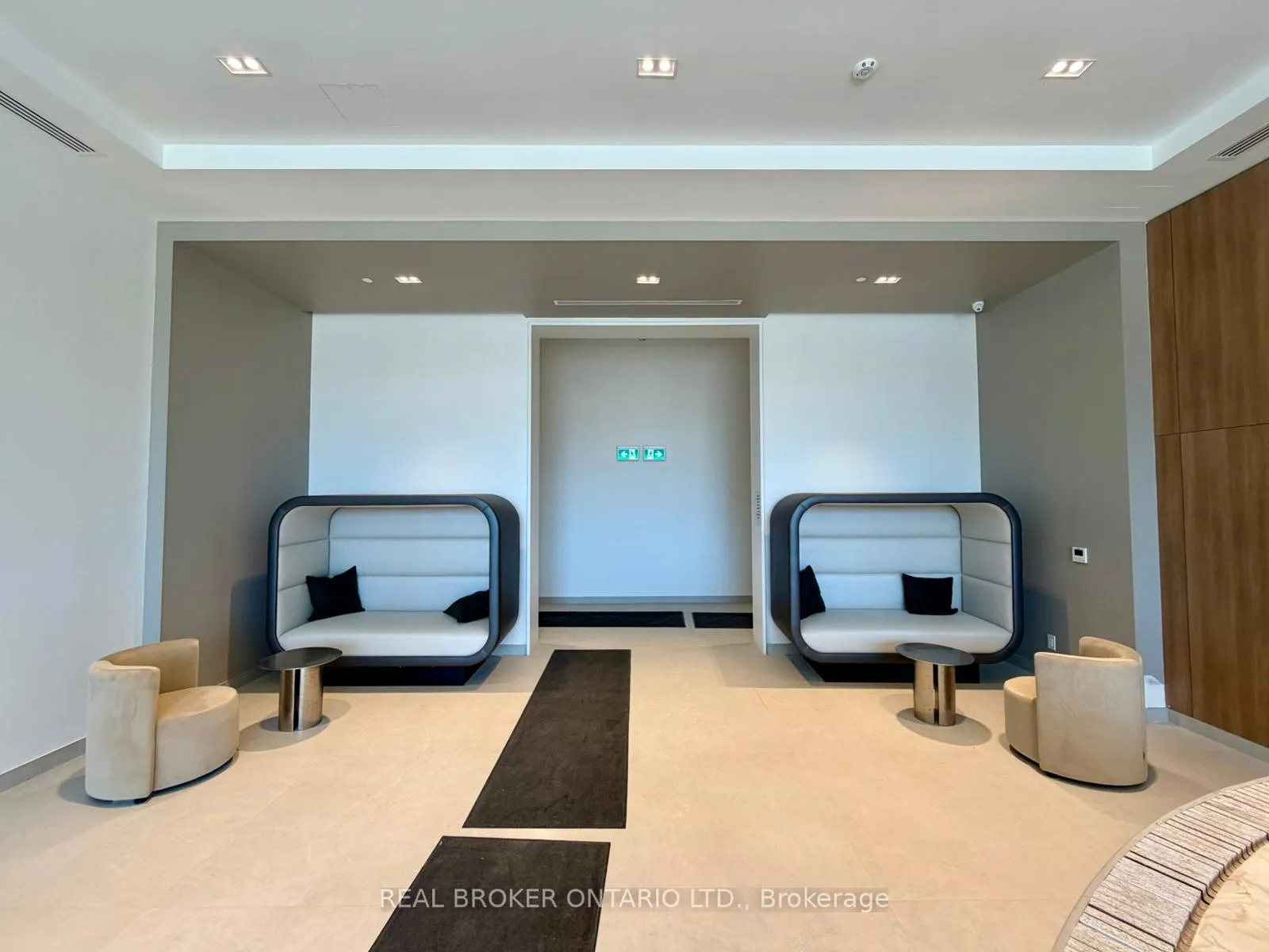 Photo 24 of 2075 Lakeshore Road, Burlington, Brant — HOMEH