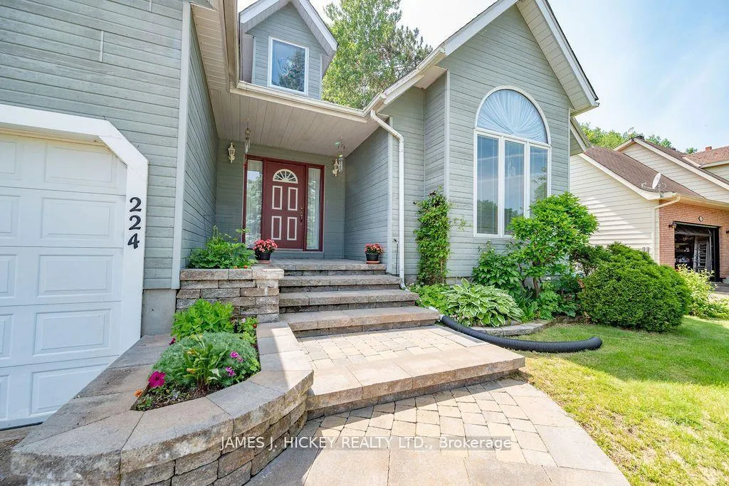 Photo 3 of 224 Thomas Street, Deep River — HOMEH