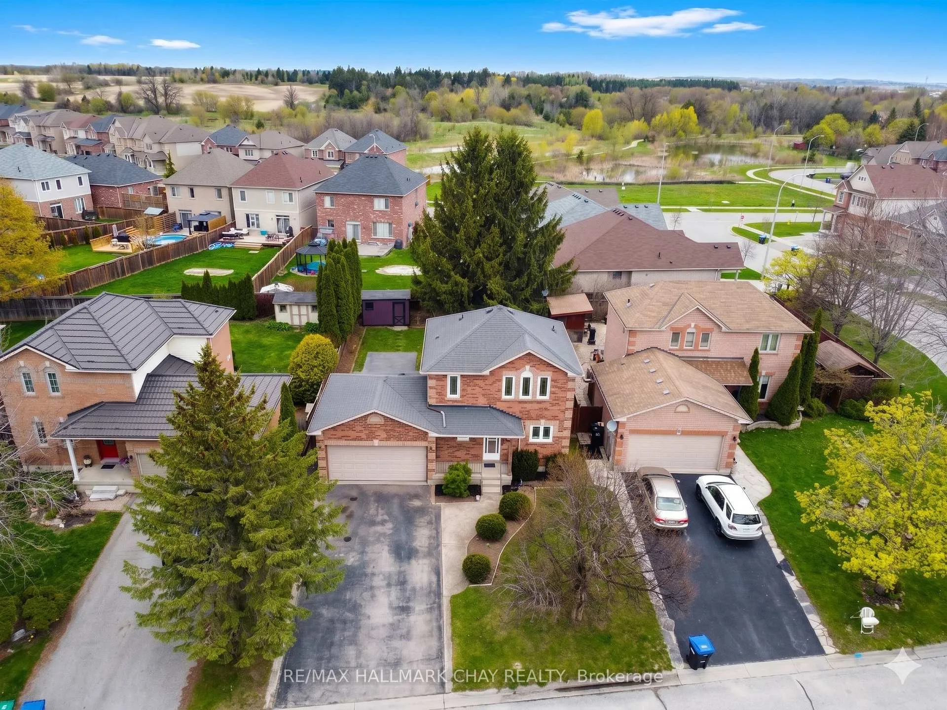 Photo 1 of 12 Dugdale Avenue, New Tecumseth, Beeton — HOMEH