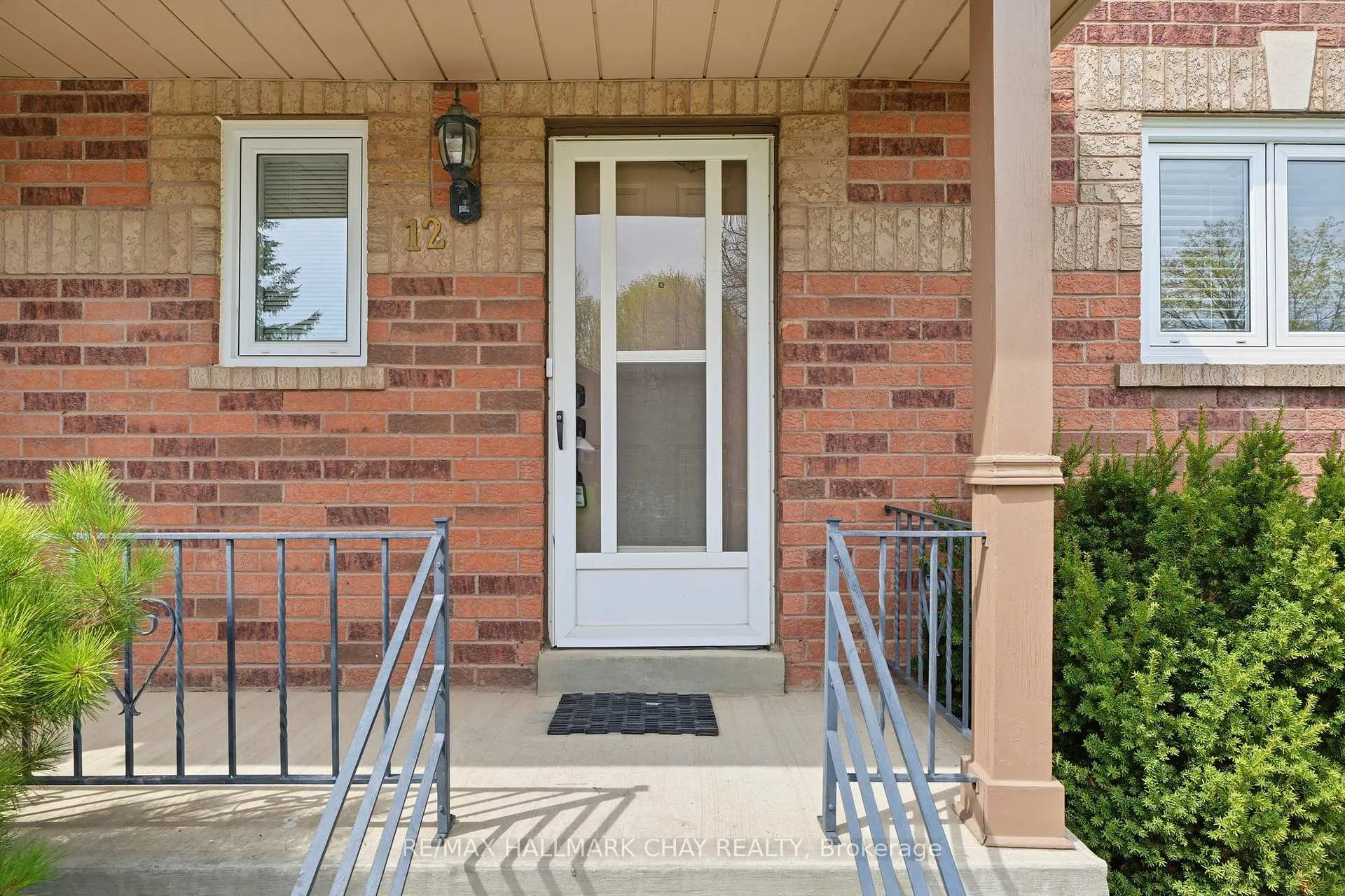 Photo 5 of 12 Dugdale Avenue, New Tecumseth, Beeton — HOMEH