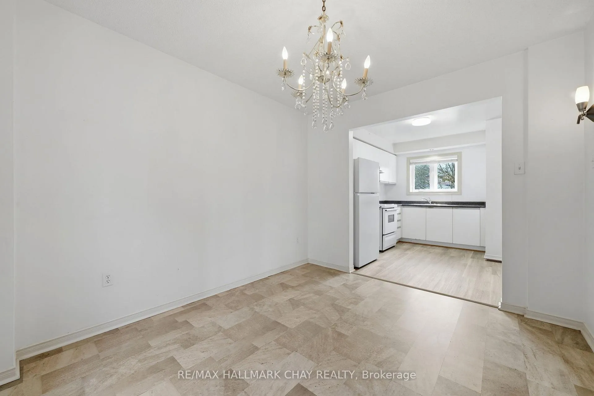 Photo 19 of 12 Dugdale Avenue, New Tecumseth, Beeton — HOMEH