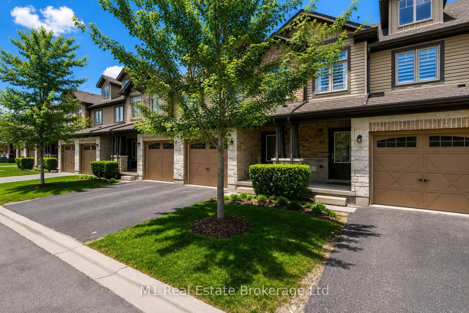 Photo 3 of 75 Arlington Crescent, Guelph, Pineridge/Westminster Woods — HOMEH