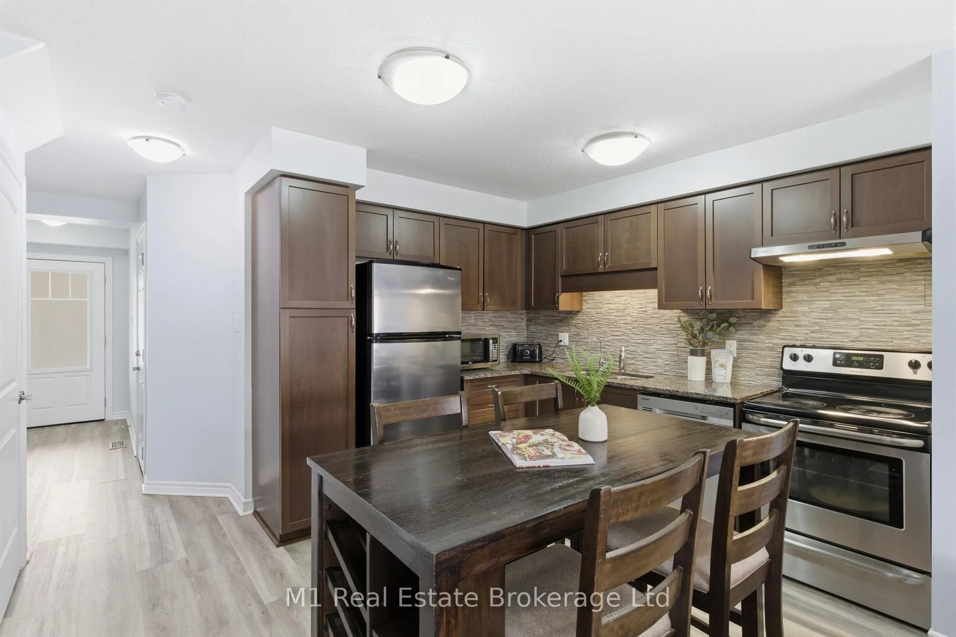 Photo 9 of 75 Arlington Crescent, Guelph, Pineridge/Westminster Woods — HOMEH