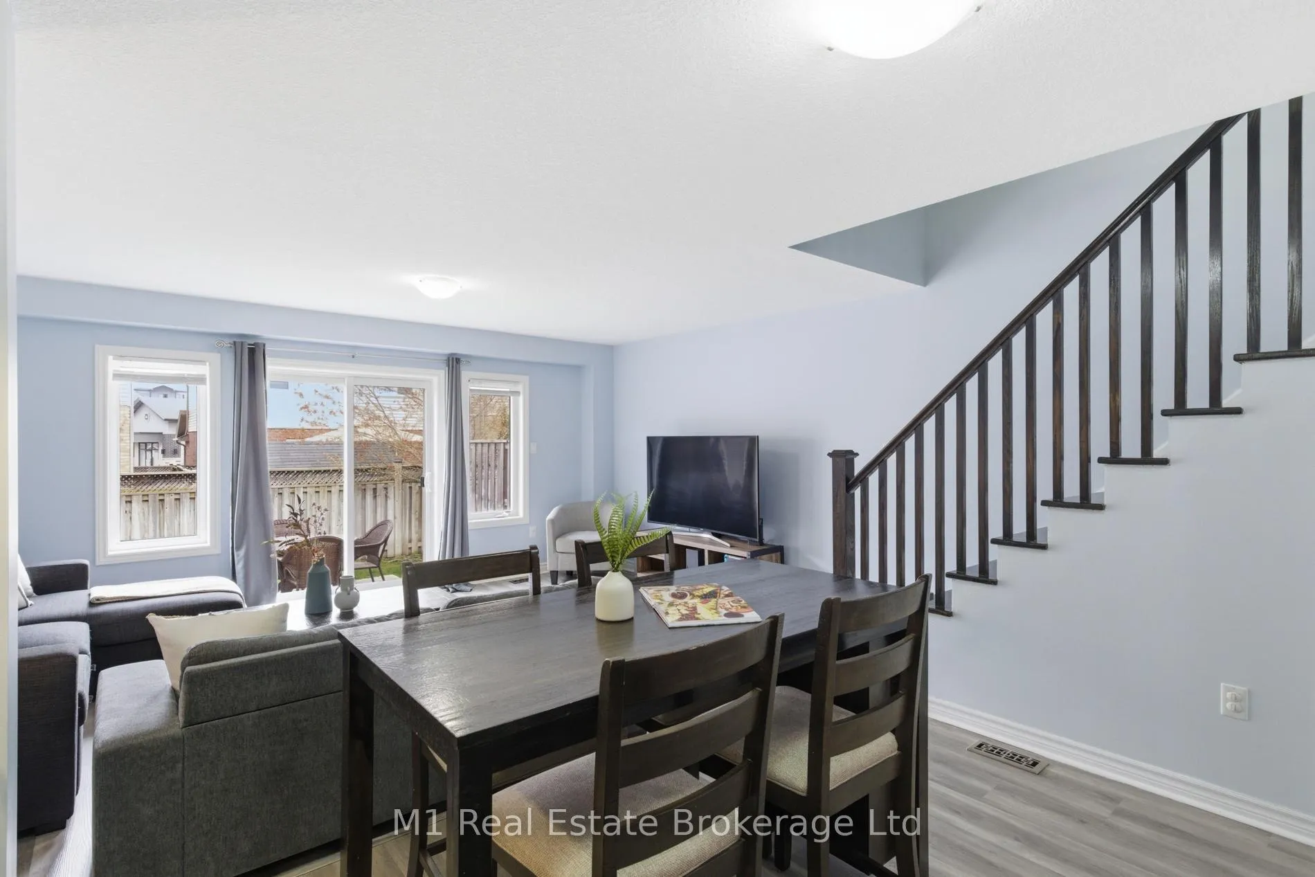 Photo 12 of 75 Arlington Crescent, Guelph, Pineridge/Westminster Woods — HOMEH
