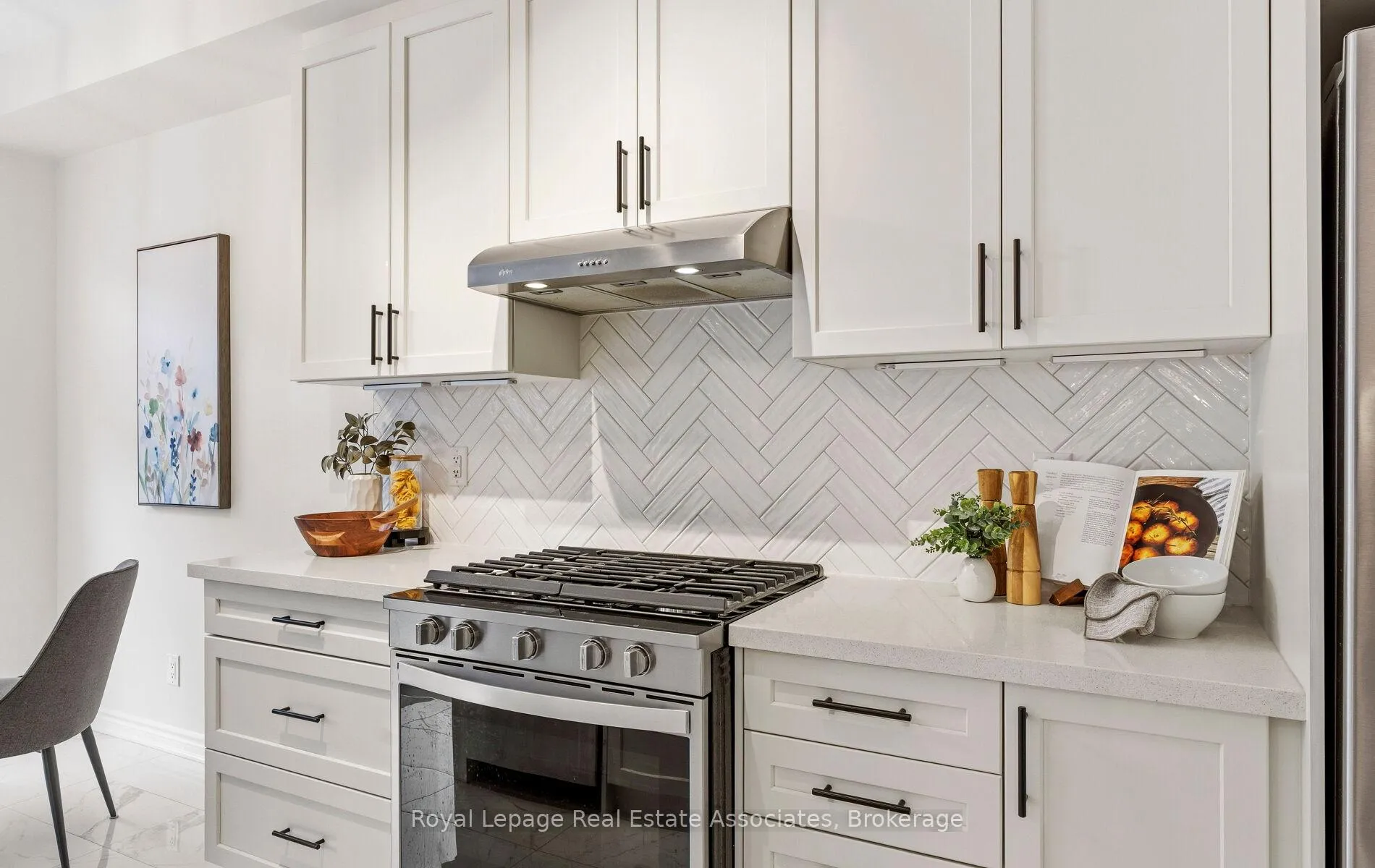 Photo 17 of 53 Sutcliffe Drive, Whitby, Rolling Acres — HOMEH