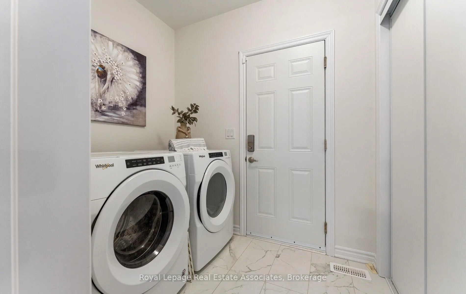 Photo 20 of 53 Sutcliffe Drive, Whitby, Rolling Acres — HOMEH