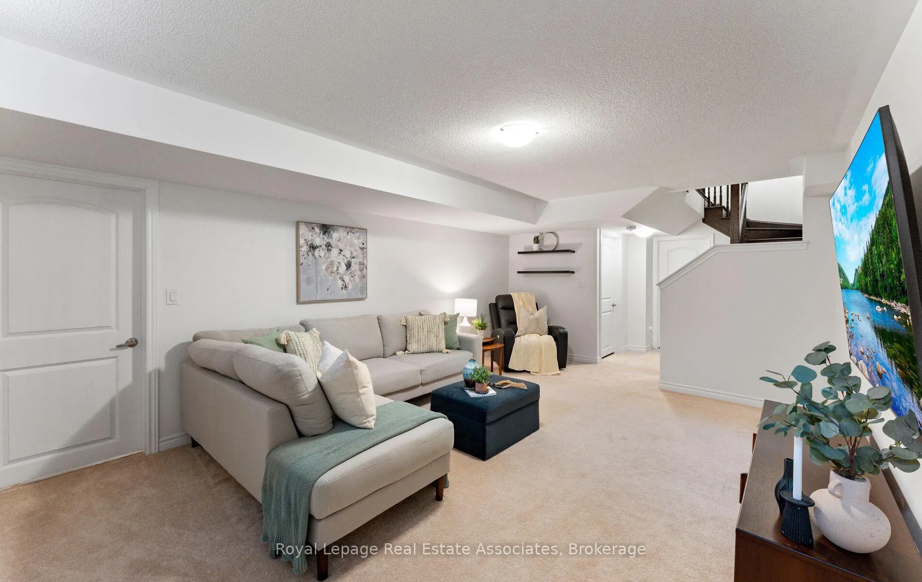 Photo 38 of 53 Sutcliffe Drive, Whitby, Rolling Acres — HOMEH