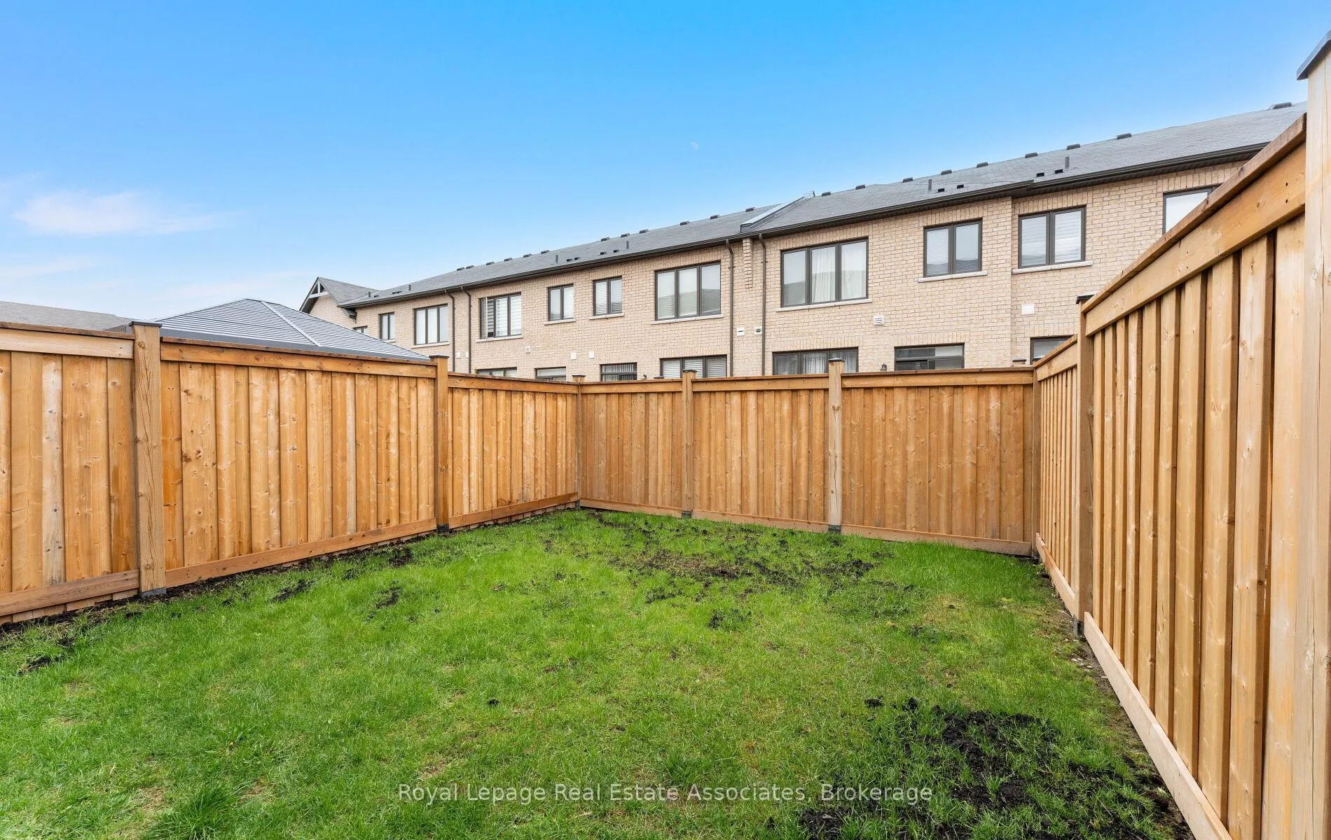 Photo 41 of 53 Sutcliffe Drive, Whitby, Rolling Acres — HOMEH