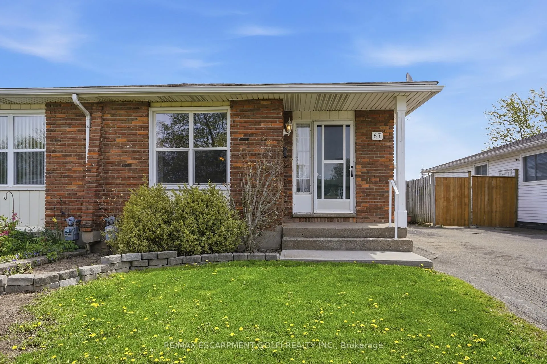 Photo 1 of 87 Marc Boulevard, Welland, Lincoln/Crowland — HOMEH