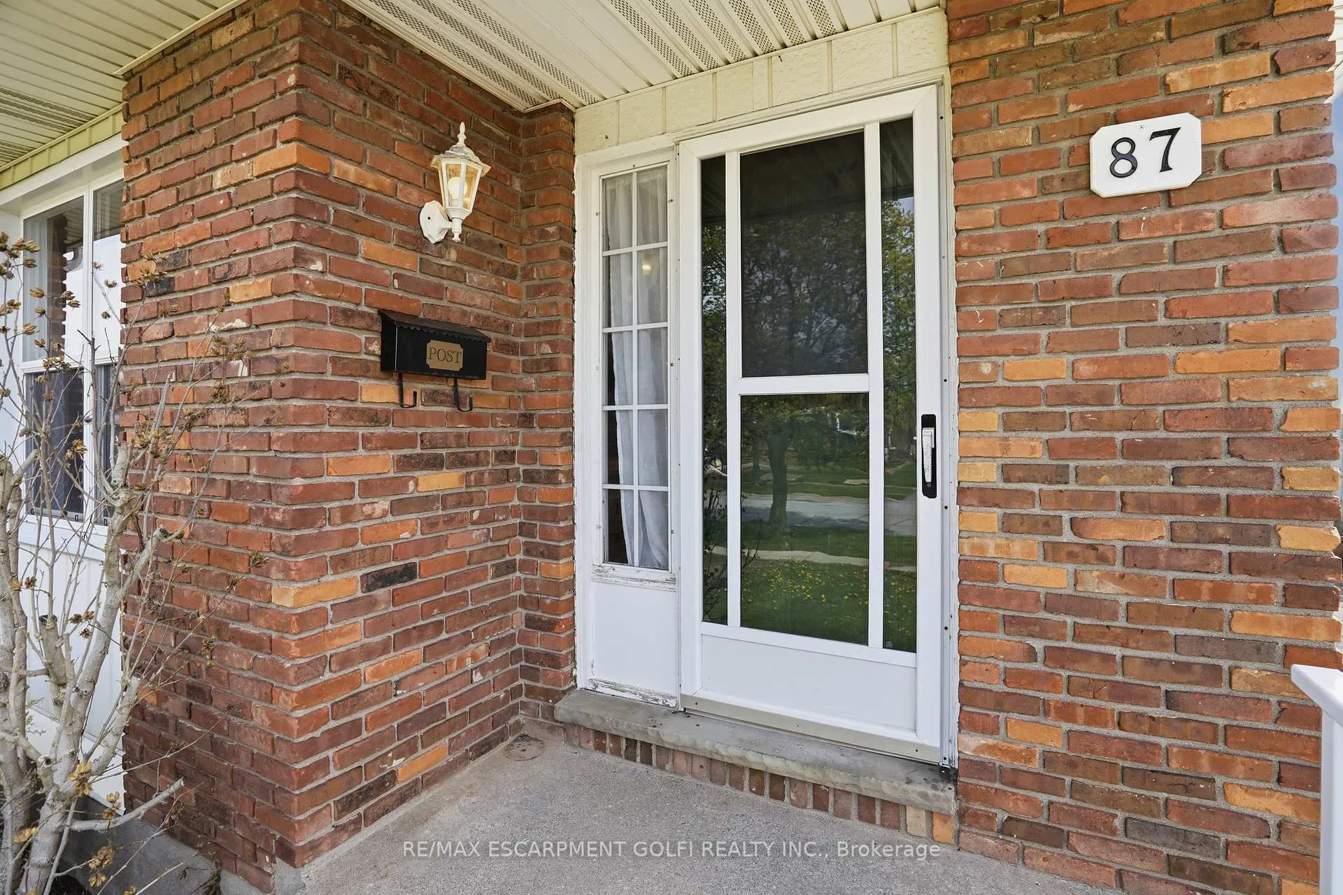 Photo 2 of 87 Marc Boulevard, Welland, Lincoln/Crowland — HOMEH