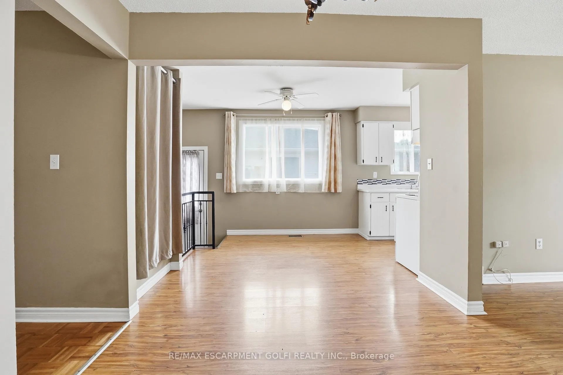 Photo 5 of 87 Marc Boulevard, Welland, Lincoln/Crowland — HOMEH