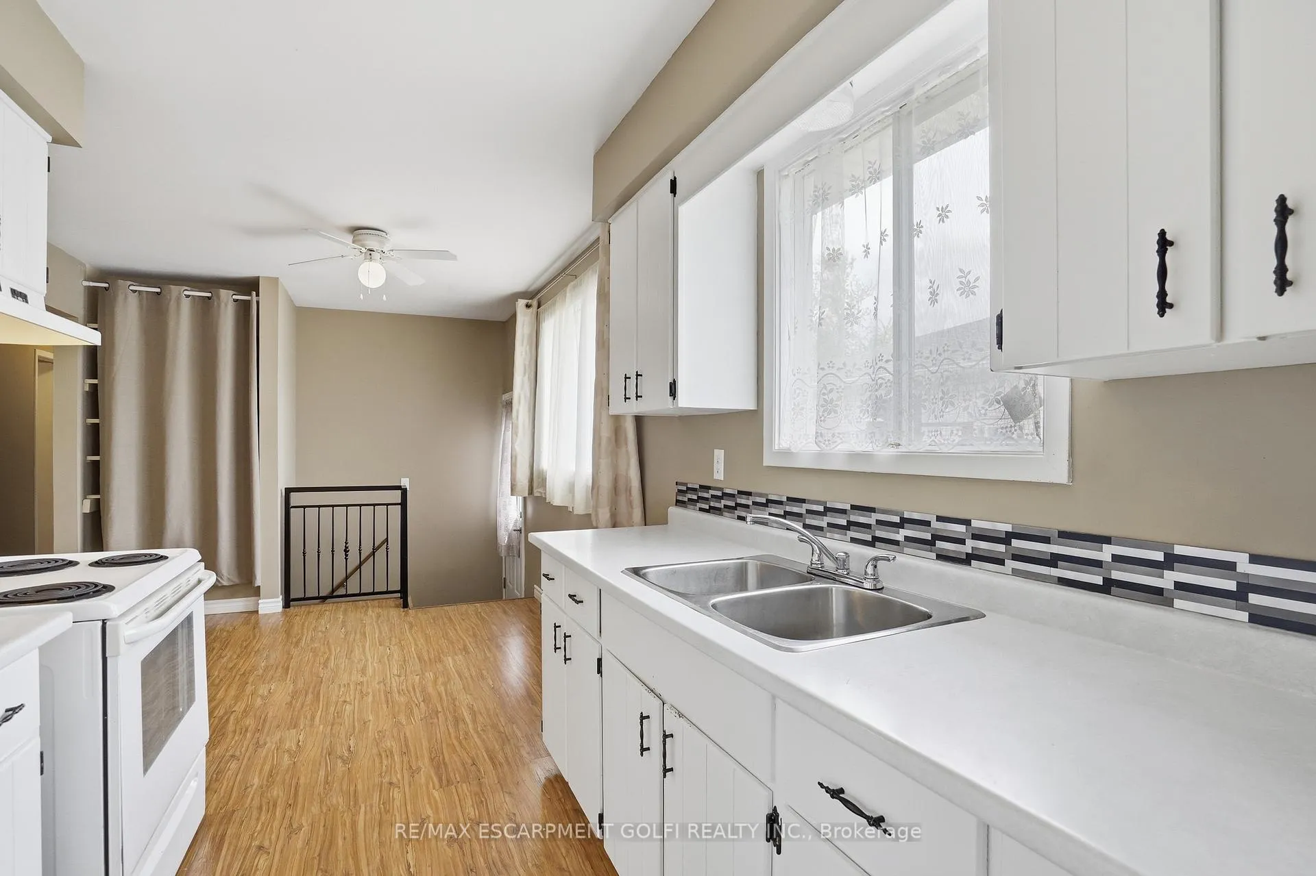 Photo 7 of 87 Marc Boulevard, Welland, Lincoln/Crowland — HOMEH