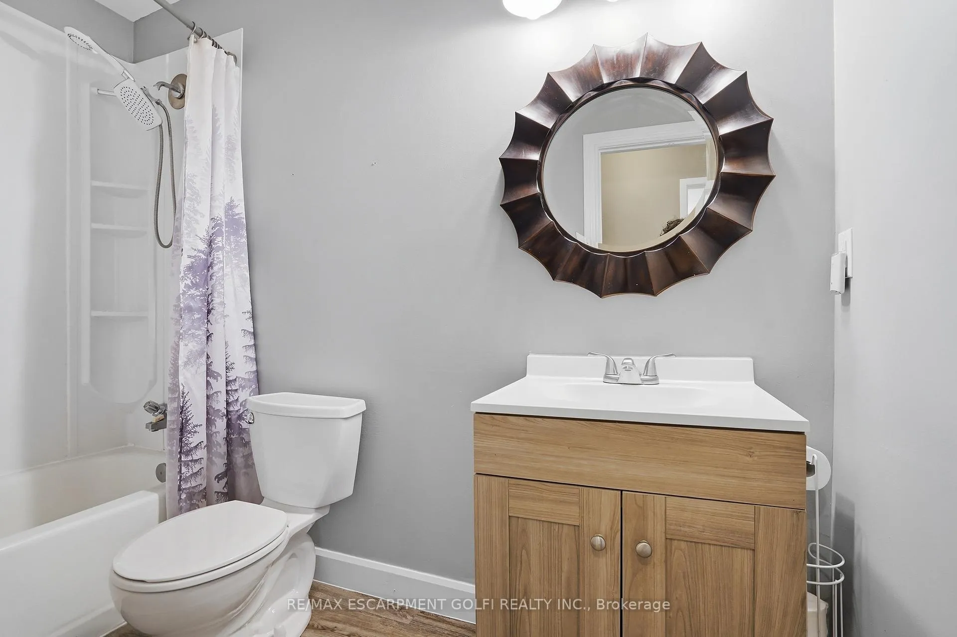 Photo 9 of 87 Marc Boulevard, Welland, Lincoln/Crowland — HOMEH