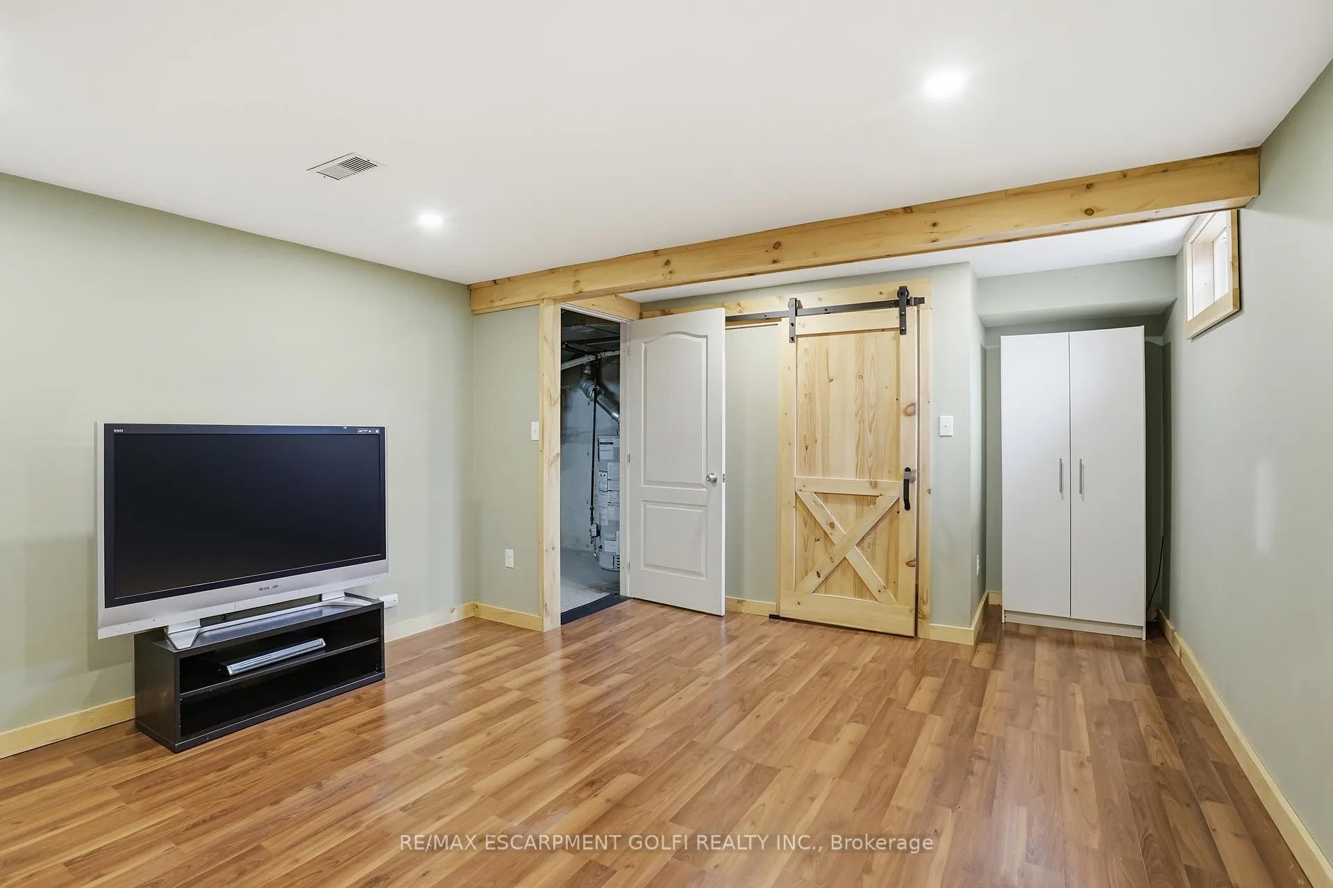 Photo 15 of 87 Marc Boulevard, Welland, Lincoln/Crowland — HOMEH