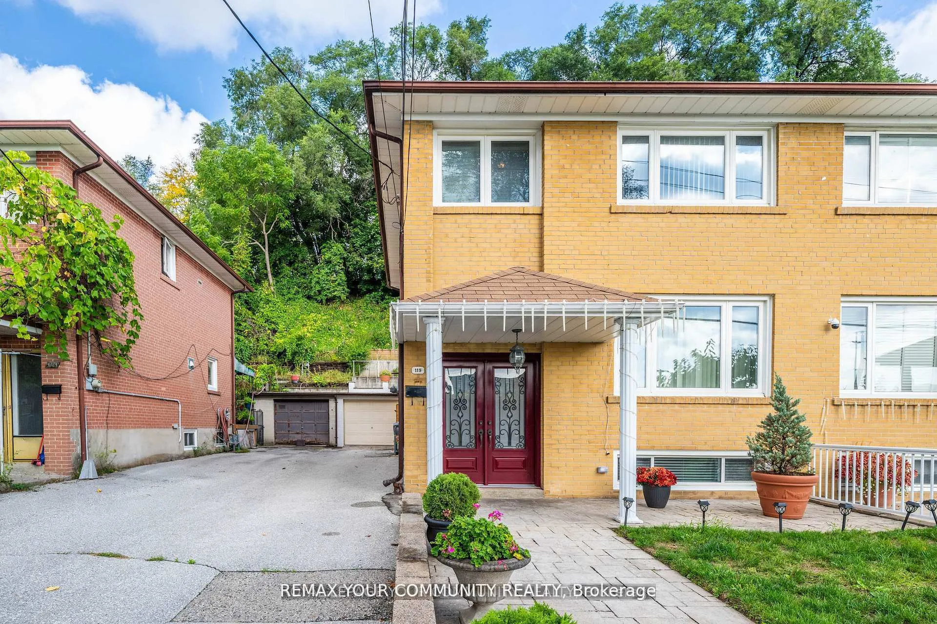Photo 1 of 119 Dalrymple Drive, Toronto, Rockcliffe-Smythe — HOMEH