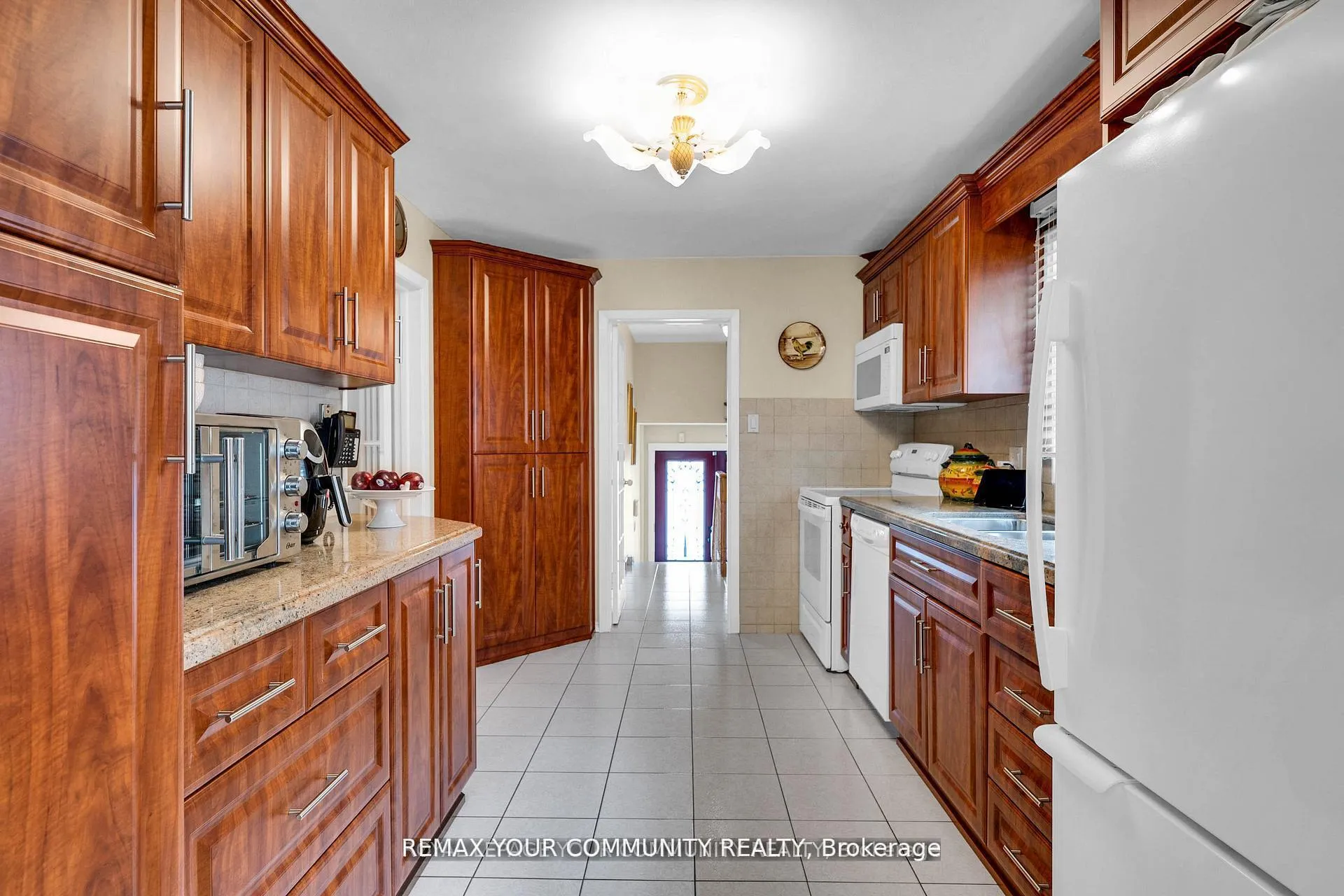 Photo 9 of 119 Dalrymple Drive, Toronto, Rockcliffe-Smythe — HOMEH