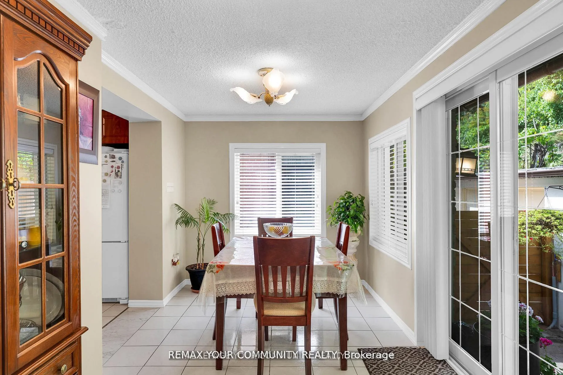 Photo 12 of 119 Dalrymple Drive, Toronto, Rockcliffe-Smythe — HOMEH