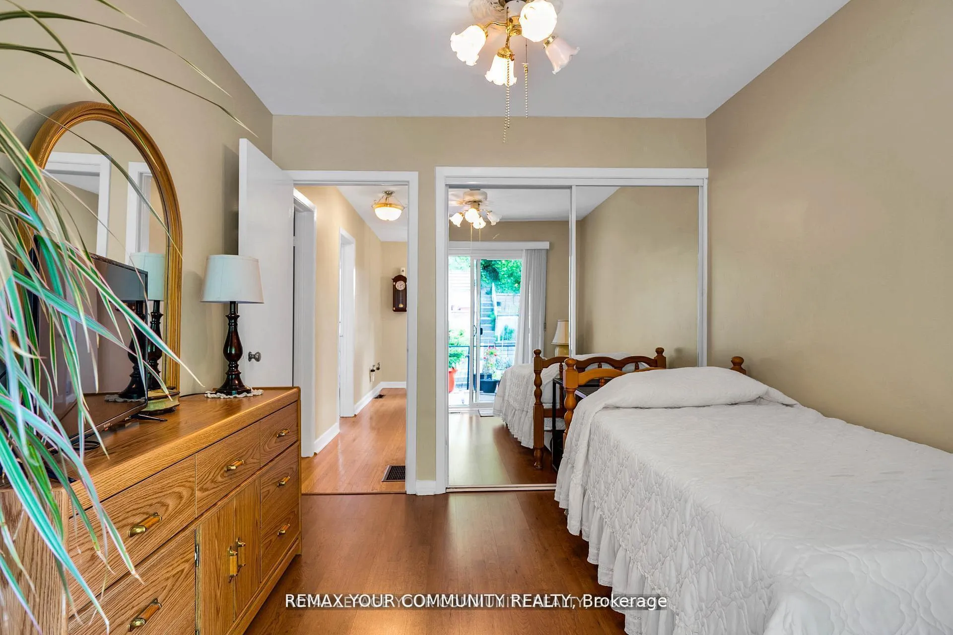 Photo 20 of 119 Dalrymple Drive, Toronto, Rockcliffe-Smythe — HOMEH