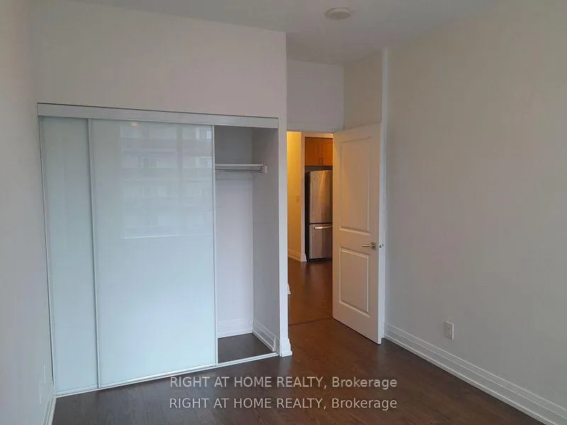 Photo 7 of 7165 Yonge Street, Markham, Grandview — HOMEH