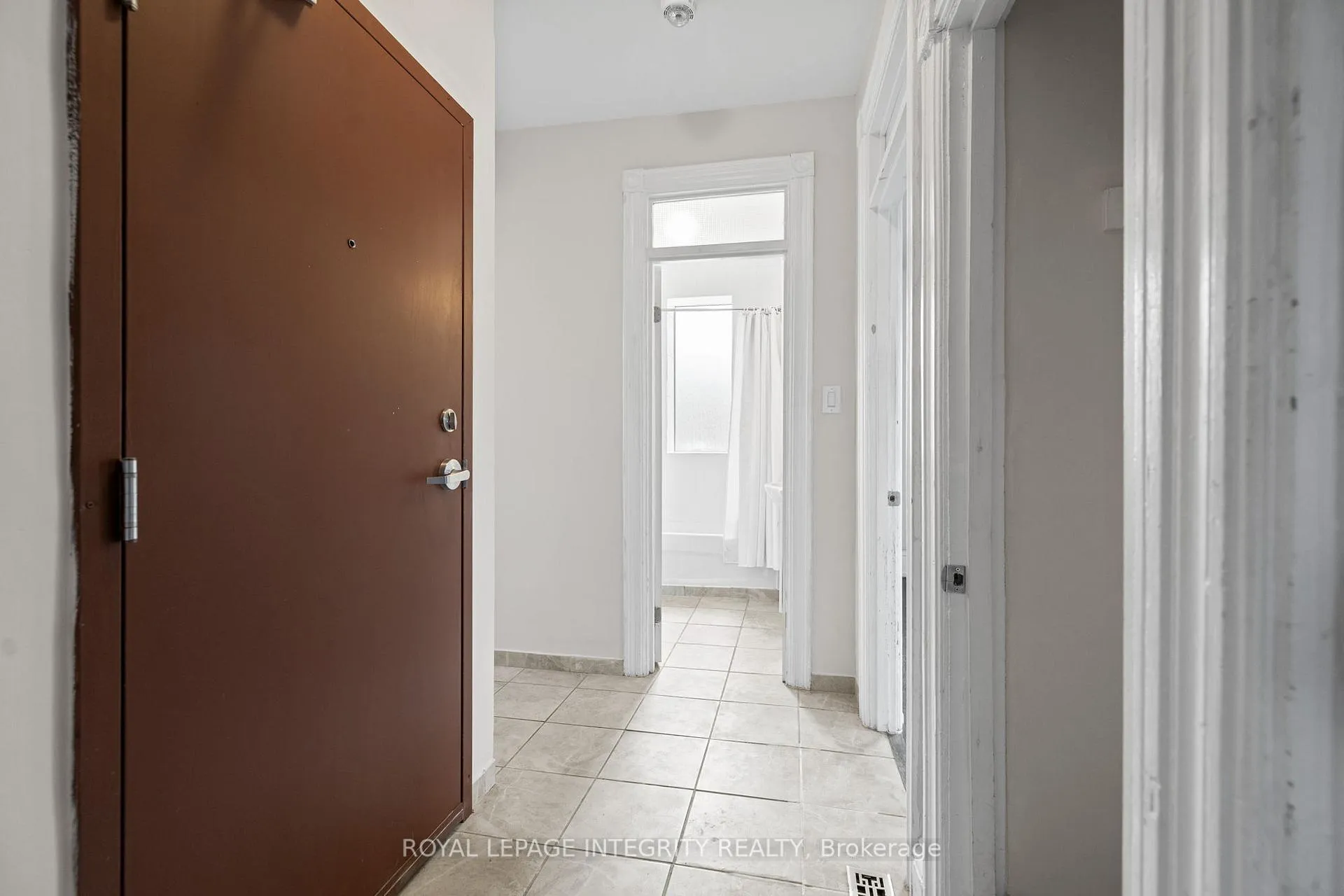 Photo 4 of Unit 2, 172 Cobourg Street, Ottawa, Sandy Hill — HOMEH