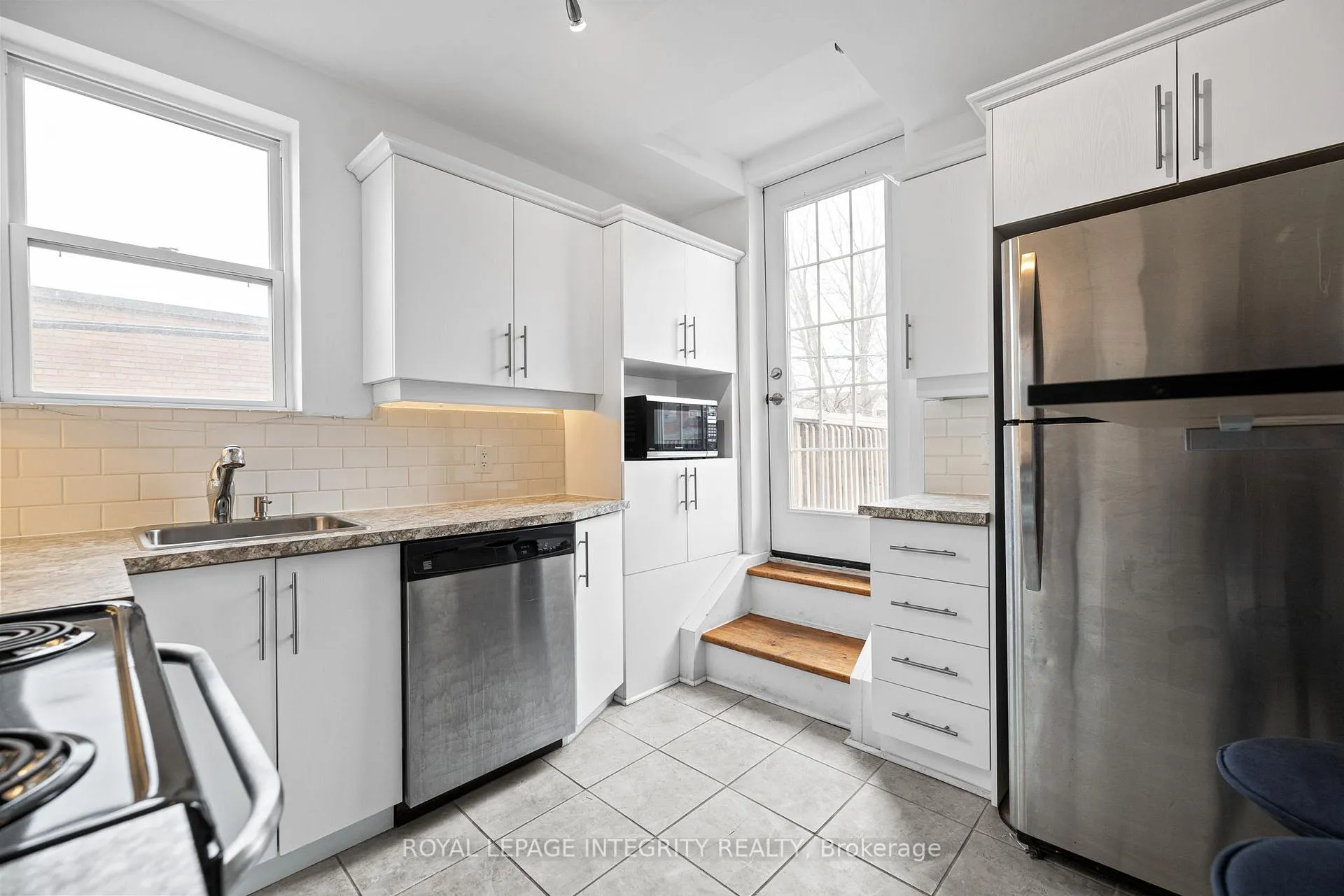 Photo 5 of Unit 2, 172 Cobourg Street, Ottawa, Sandy Hill — HOMEH