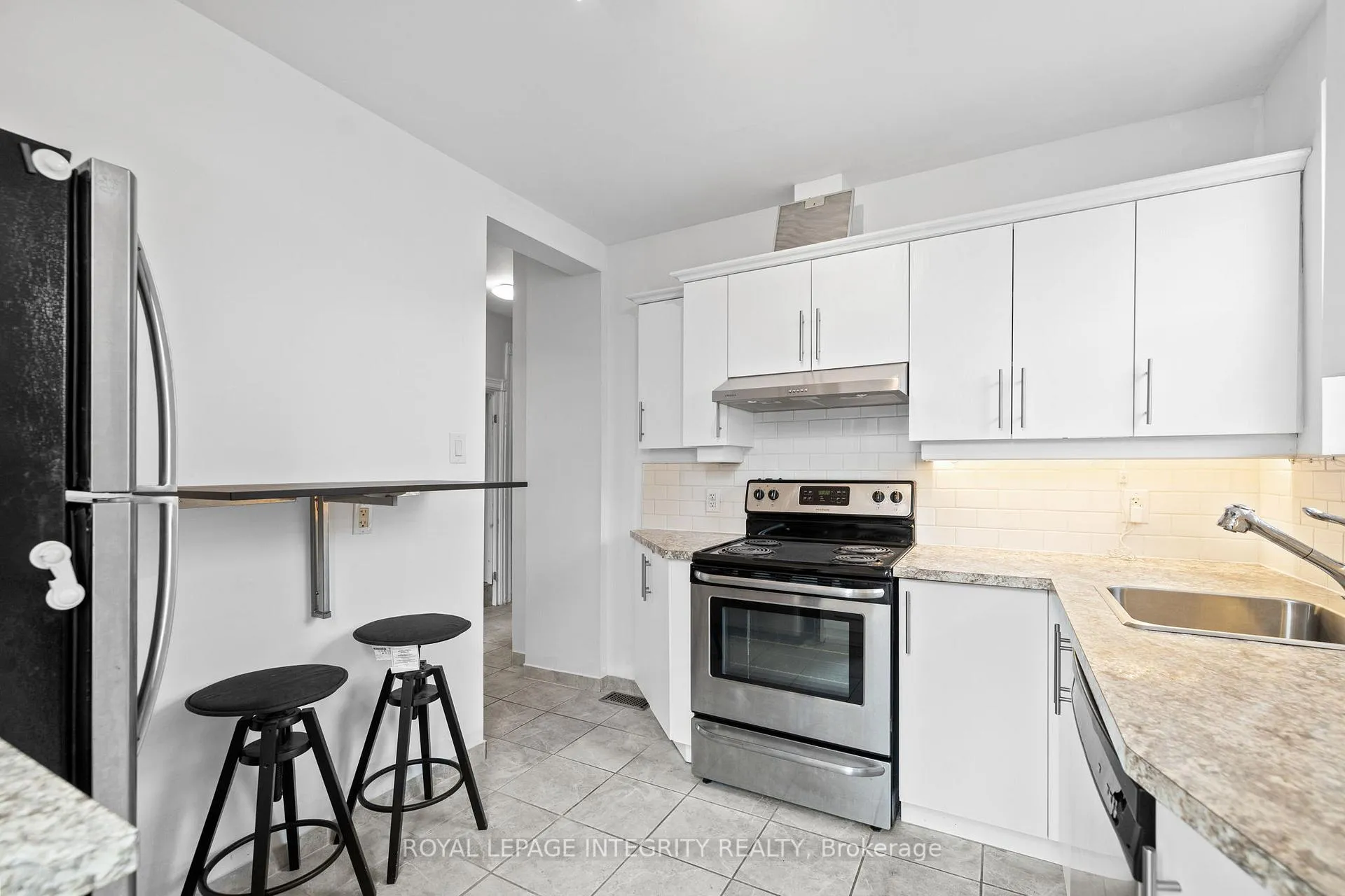 Photo 7 of Unit 2, 172 Cobourg Street, Ottawa, Sandy Hill — HOMEH