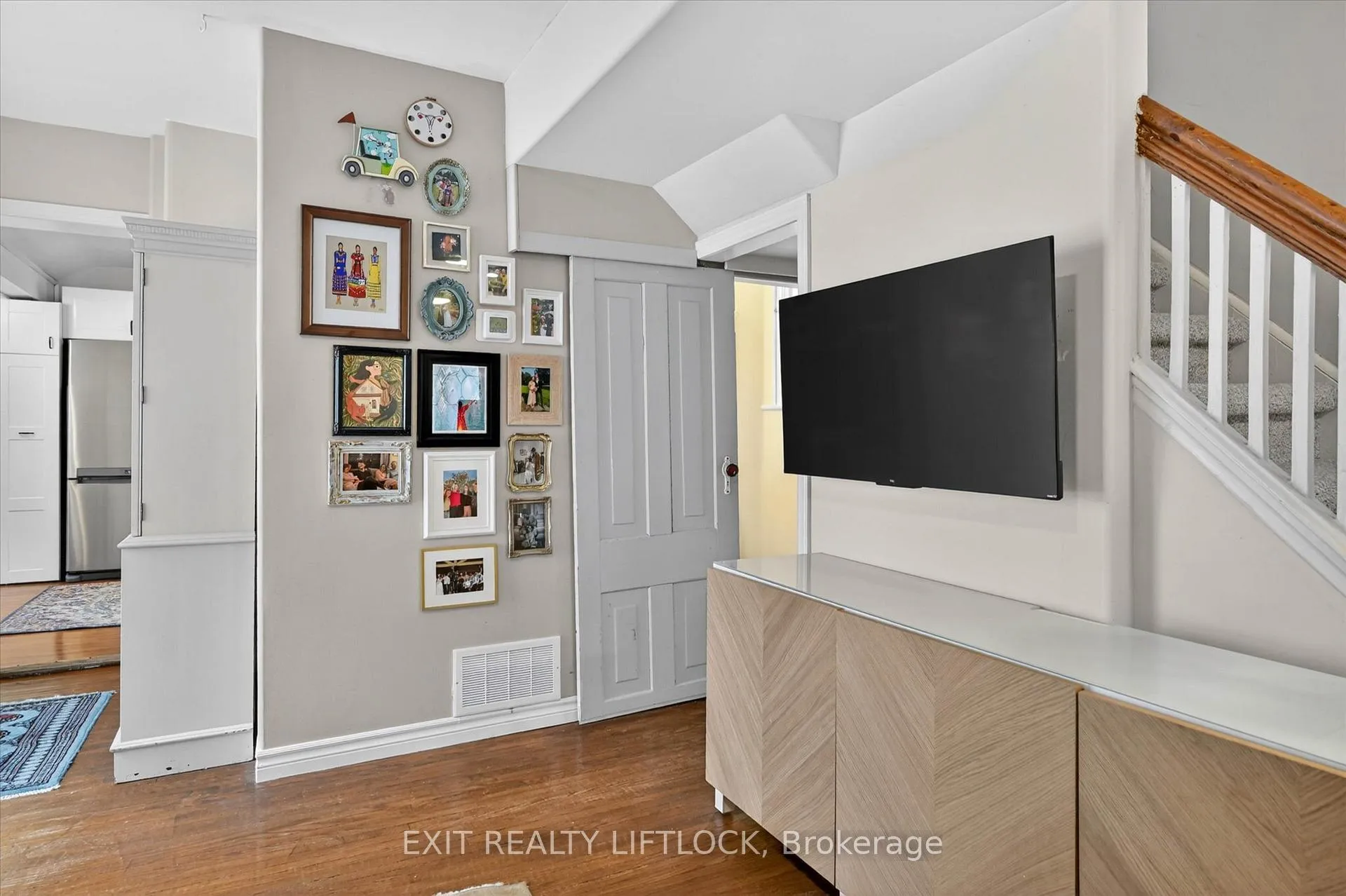 Photo 10 of 509 Gilchrist Street, Peterborough, Town Ward 3 — HOMEH