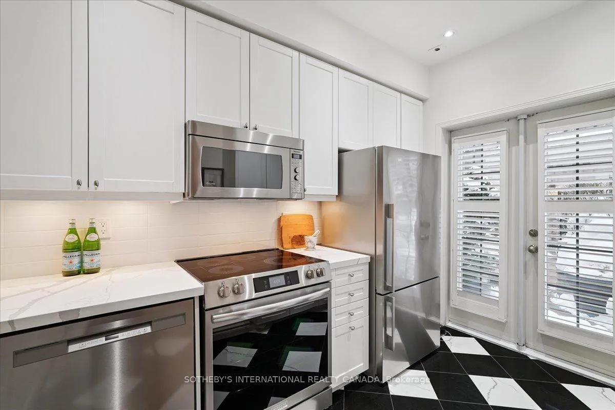 Photo 4 of Unit 2, 1 Baxter Street, Toronto, Rosedale-Moore Park — HOMEH