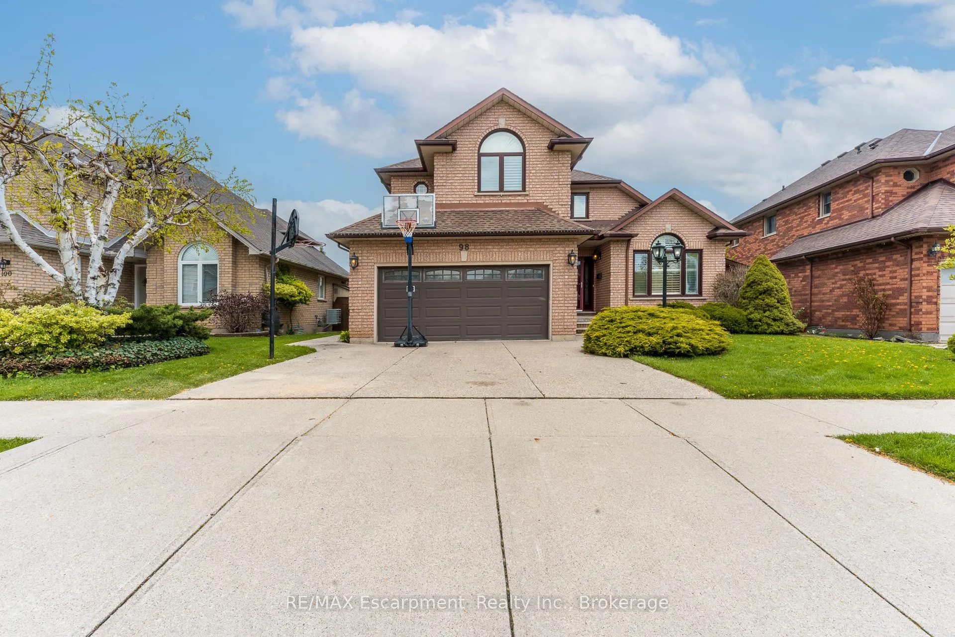Photo 1 of 98 Glenhollow Drive, Hamilton, Stoney Creek — HOMEH