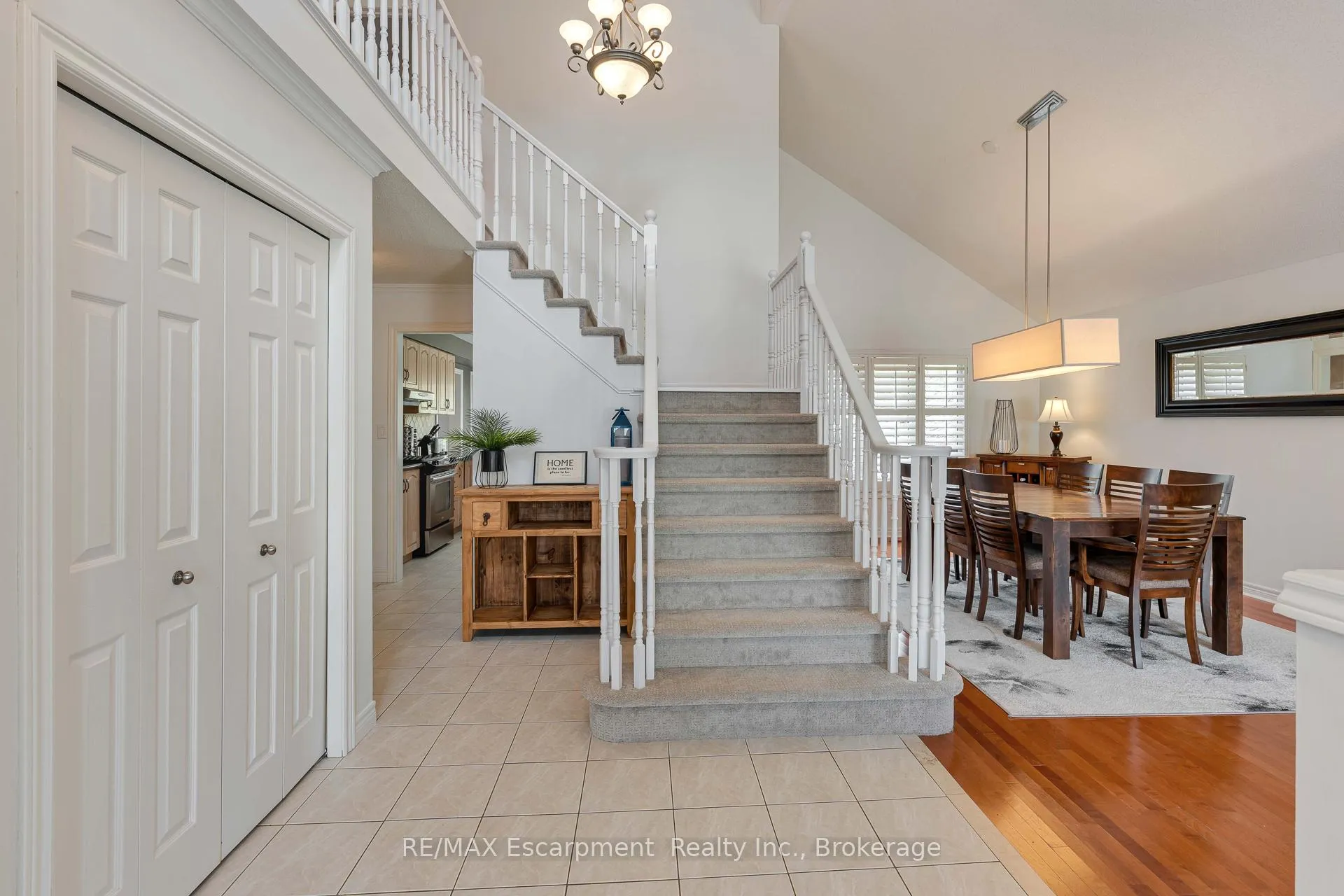 Photo 5 of 98 Glenhollow Drive, Hamilton, Stoney Creek — HOMEH