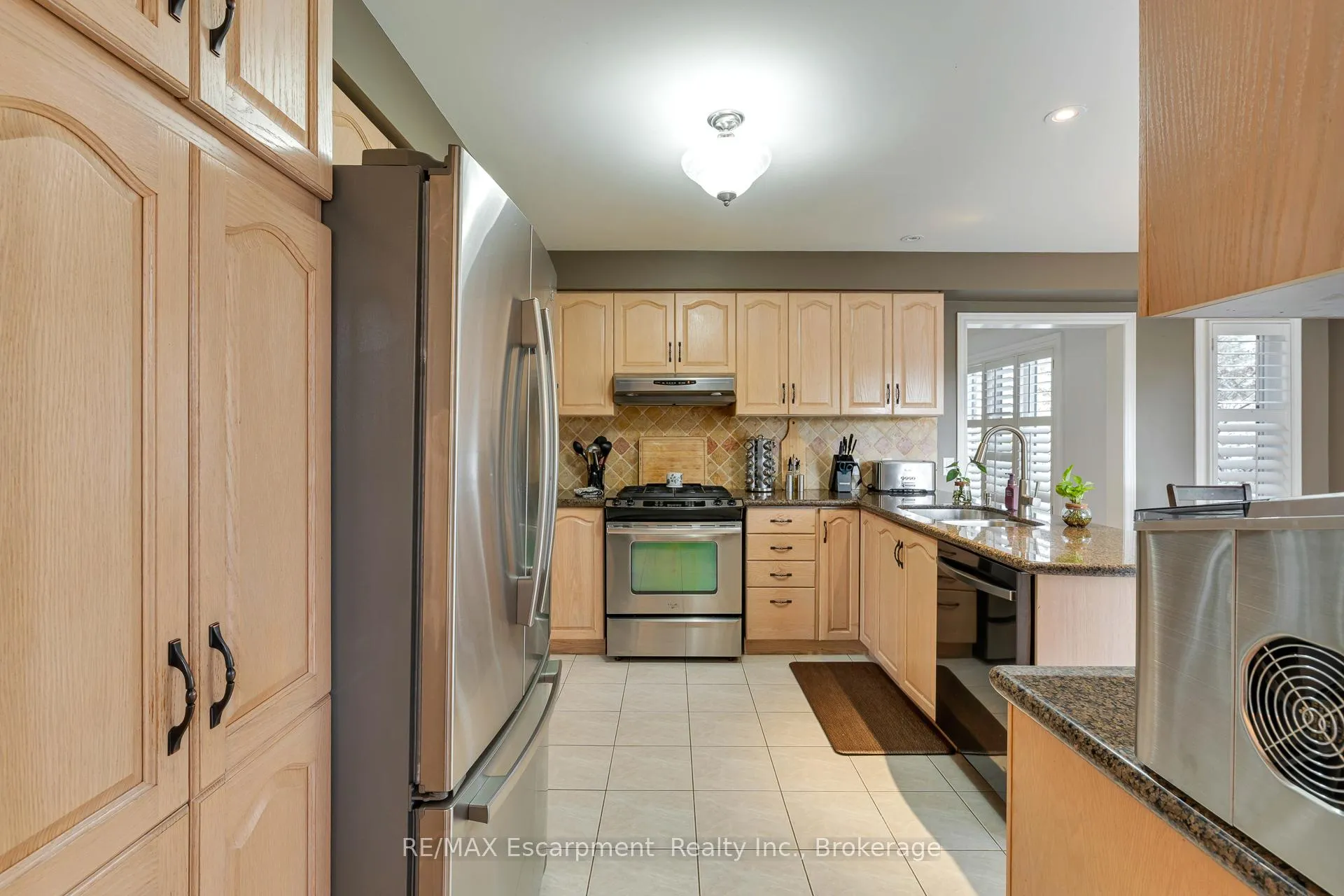 Photo 10 of 98 Glenhollow Drive, Hamilton, Stoney Creek — HOMEH