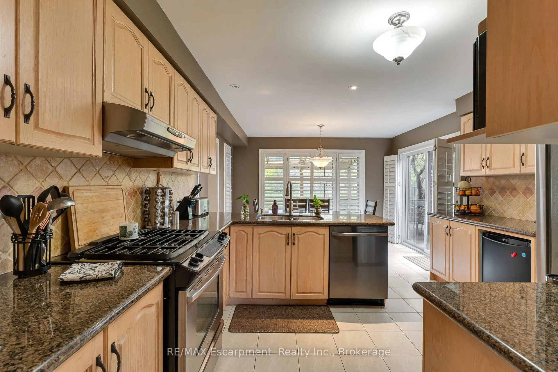 Photo 12 of 98 Glenhollow Drive, Hamilton, Stoney Creek — HOMEH