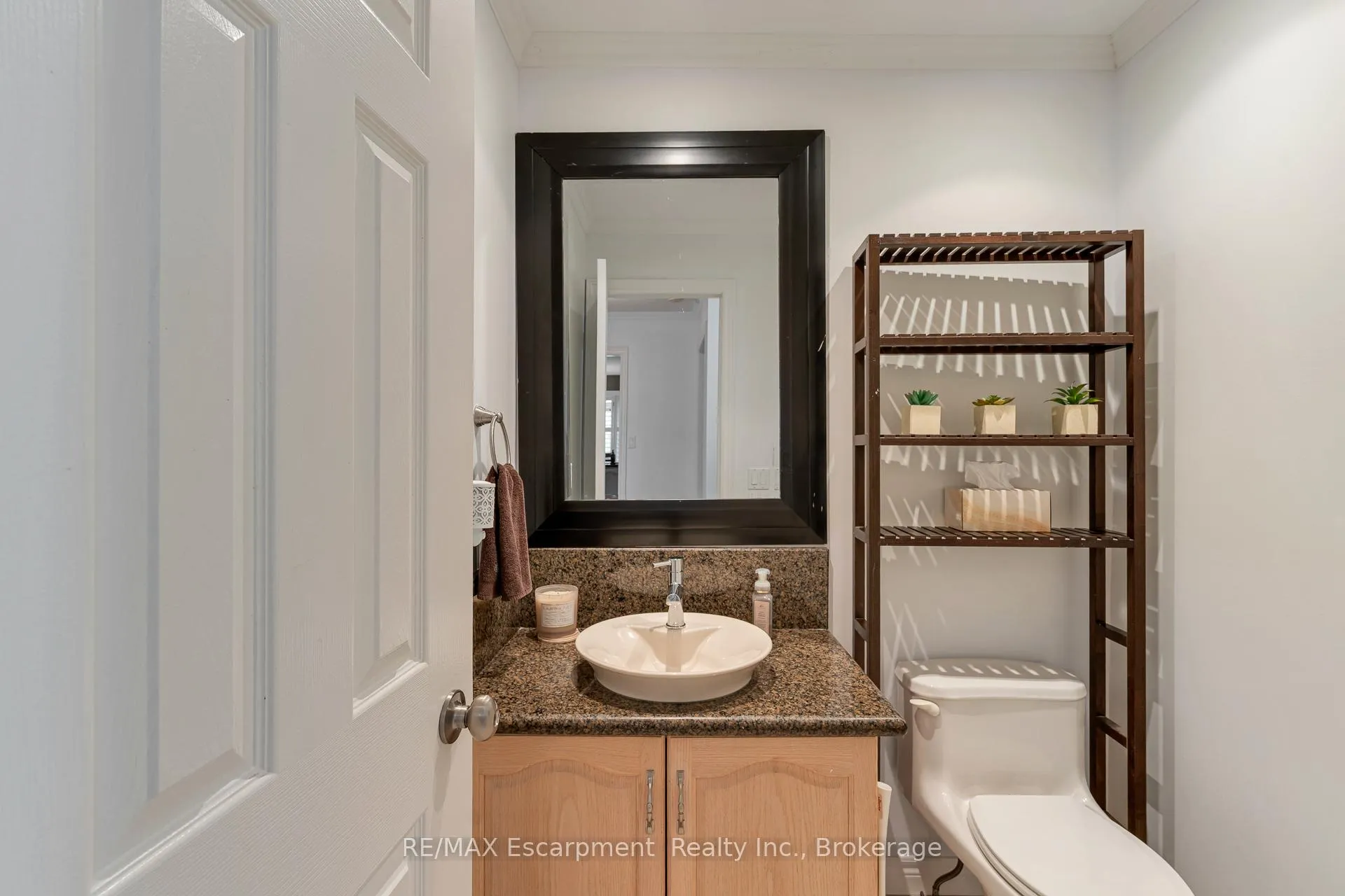 Photo 18 of 98 Glenhollow Drive, Hamilton, Stoney Creek — HOMEH