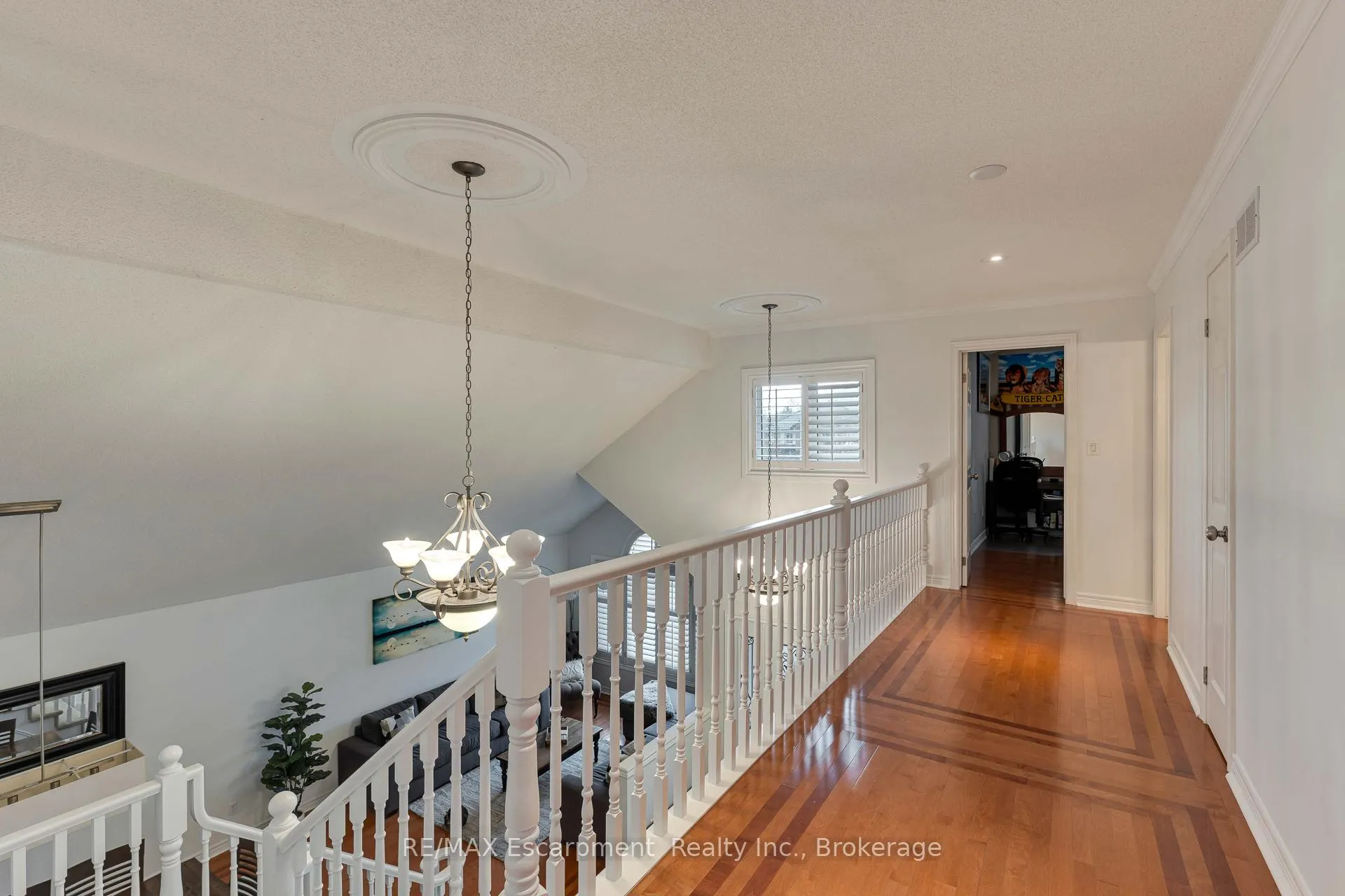 Photo 21 of 98 Glenhollow Drive, Hamilton, Stoney Creek — HOMEH