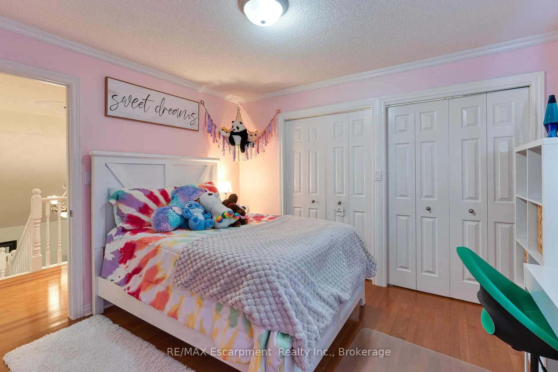 Photo 23 of 98 Glenhollow Drive, Hamilton, Stoney Creek — HOMEH