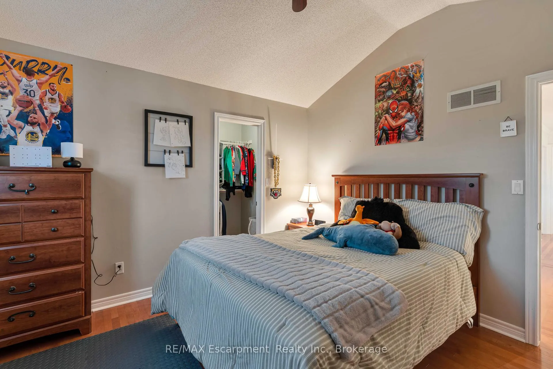 Photo 25 of 98 Glenhollow Drive, Hamilton, Stoney Creek — HOMEH