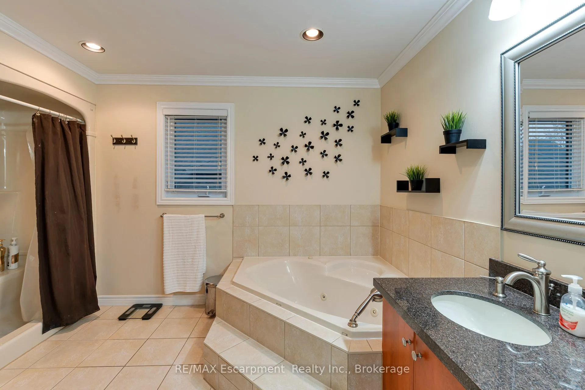 Photo 30 of 98 Glenhollow Drive, Hamilton, Stoney Creek — HOMEH