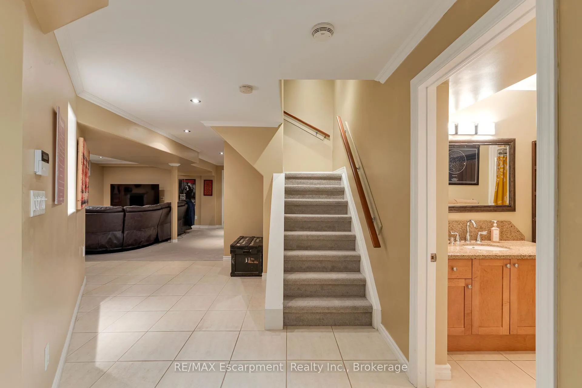 Photo 32 of 98 Glenhollow Drive, Hamilton, Stoney Creek — HOMEH