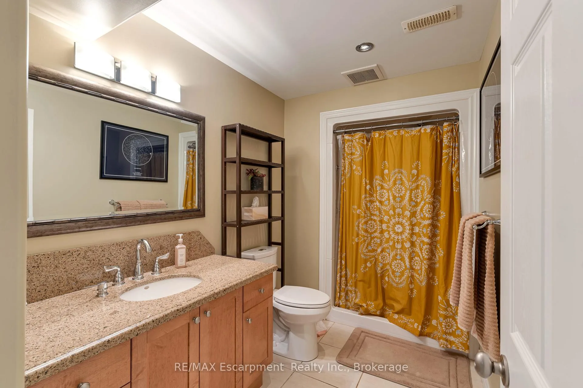 Photo 34 of 98 Glenhollow Drive, Hamilton, Stoney Creek — HOMEH