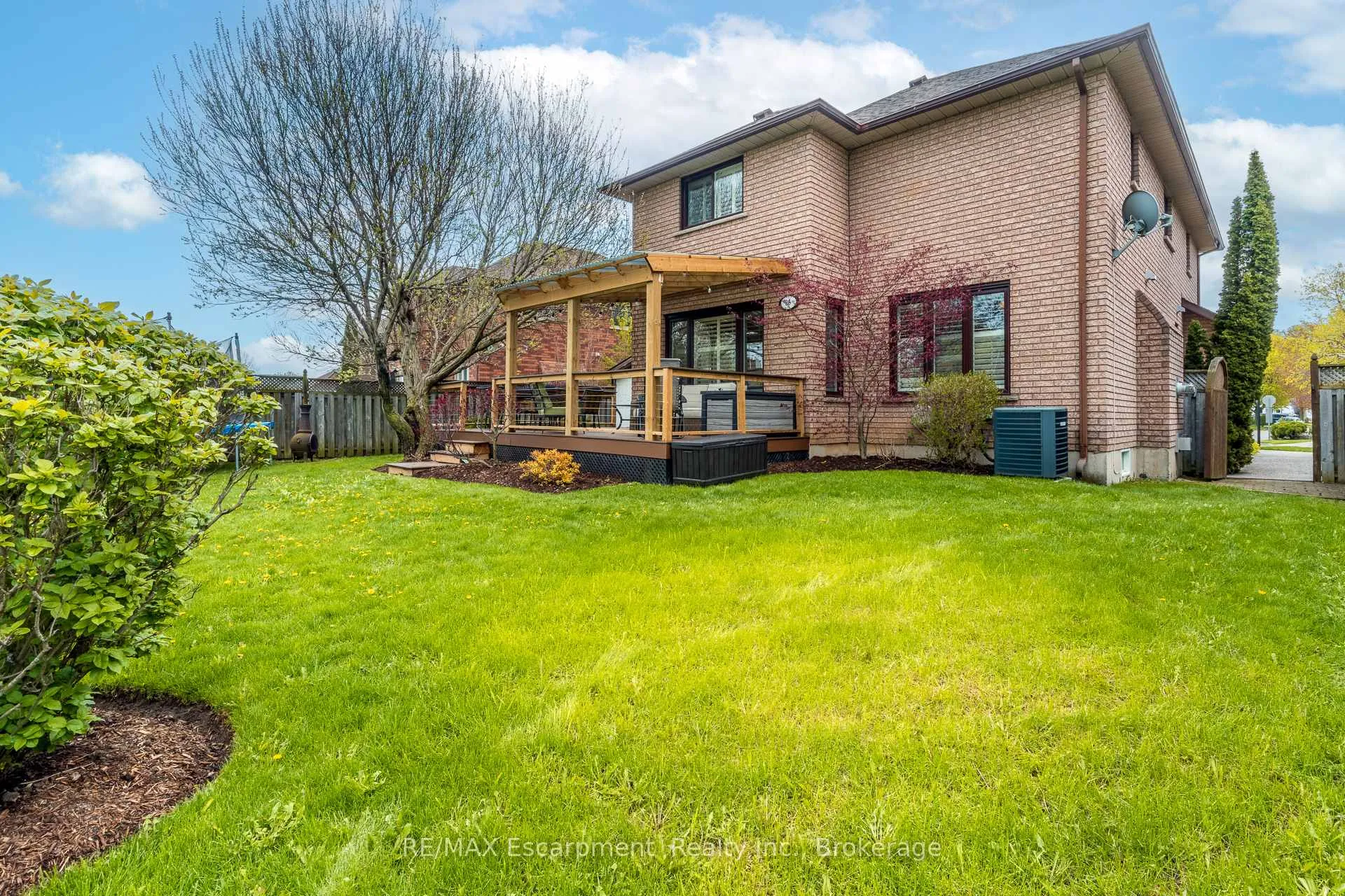Photo 43 of 98 Glenhollow Drive, Hamilton, Stoney Creek — HOMEH