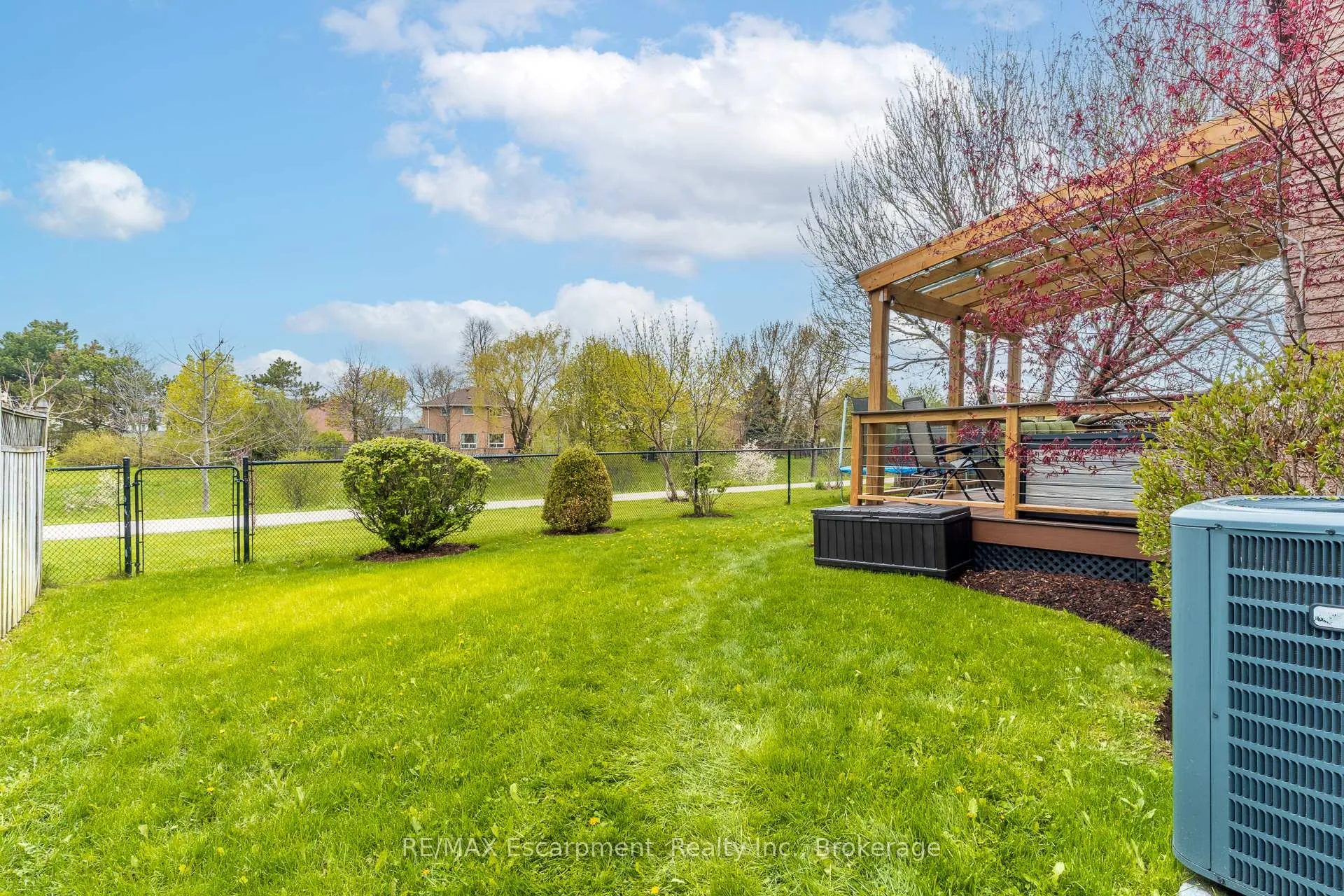 Photo 45 of 98 Glenhollow Drive, Hamilton, Stoney Creek — HOMEH