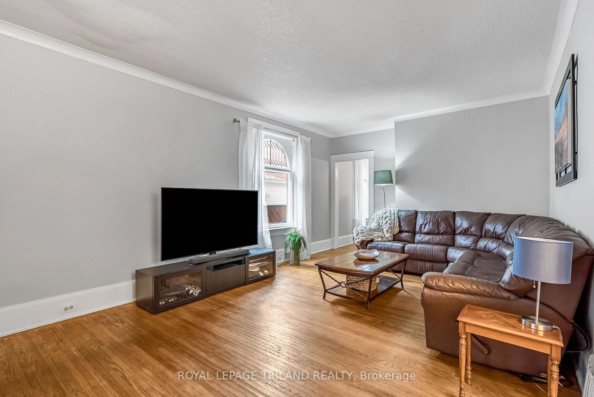 Photo 11 of 75 Chester Street, St. Thomas — HOMEH