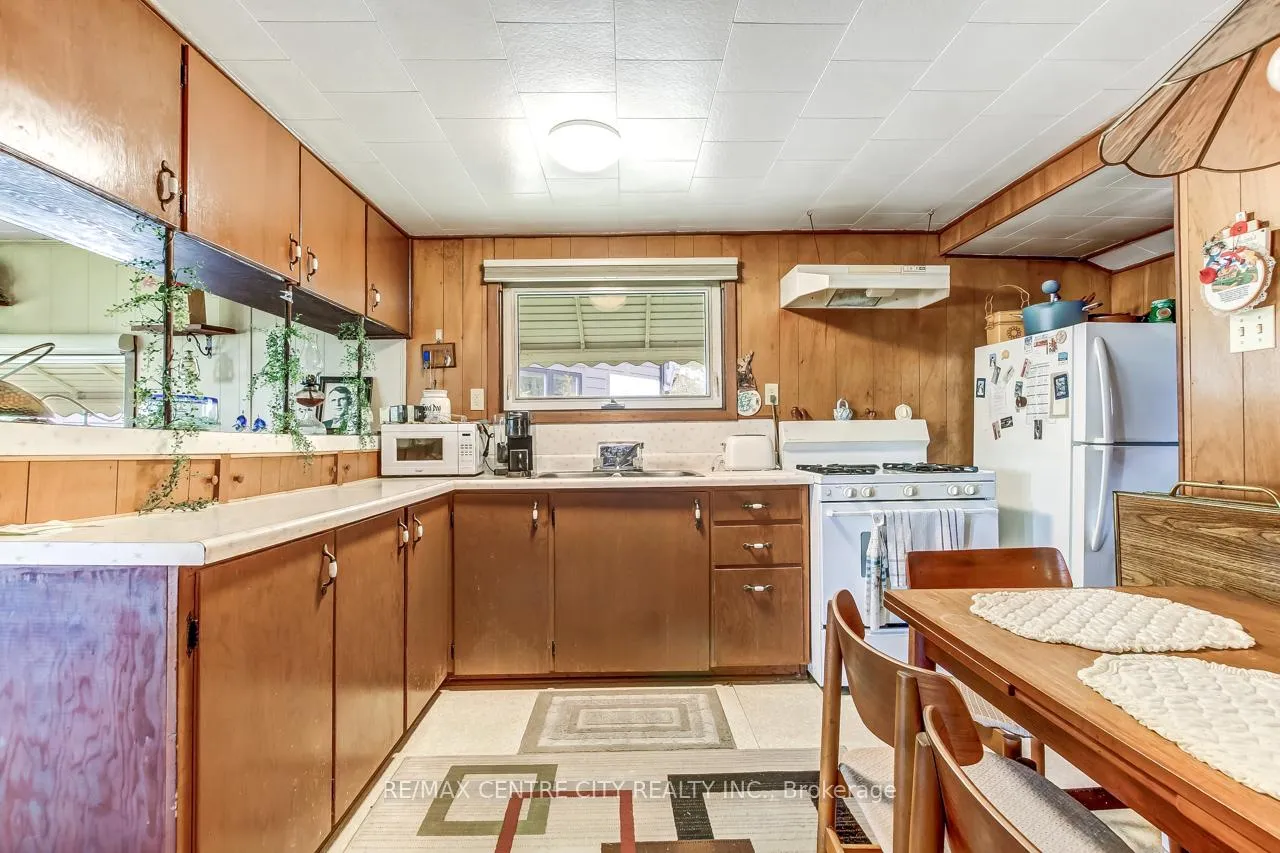 Photo 5 of 393 Stanley Park Drive, Central Elgin, Port Stanley — HOMEH