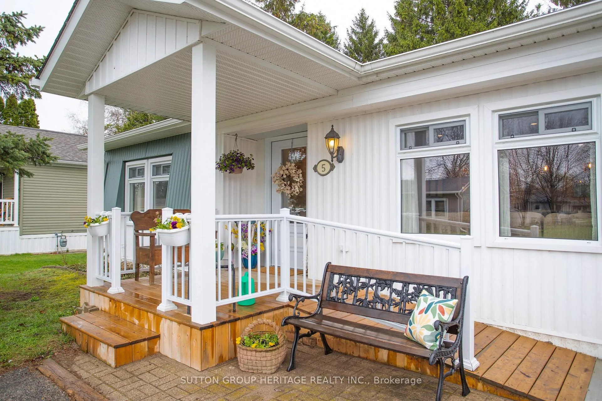Photo 2 of 5 Willow Landing, Innisfil, Rural Innisfil — HOMEH
