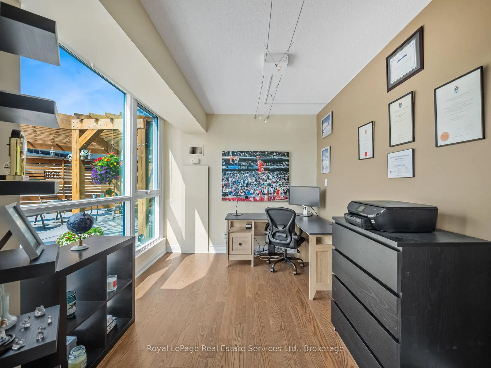 Photo 7 of Unit 310, 415 Locust Street, Burlington, Brant — HOMEH