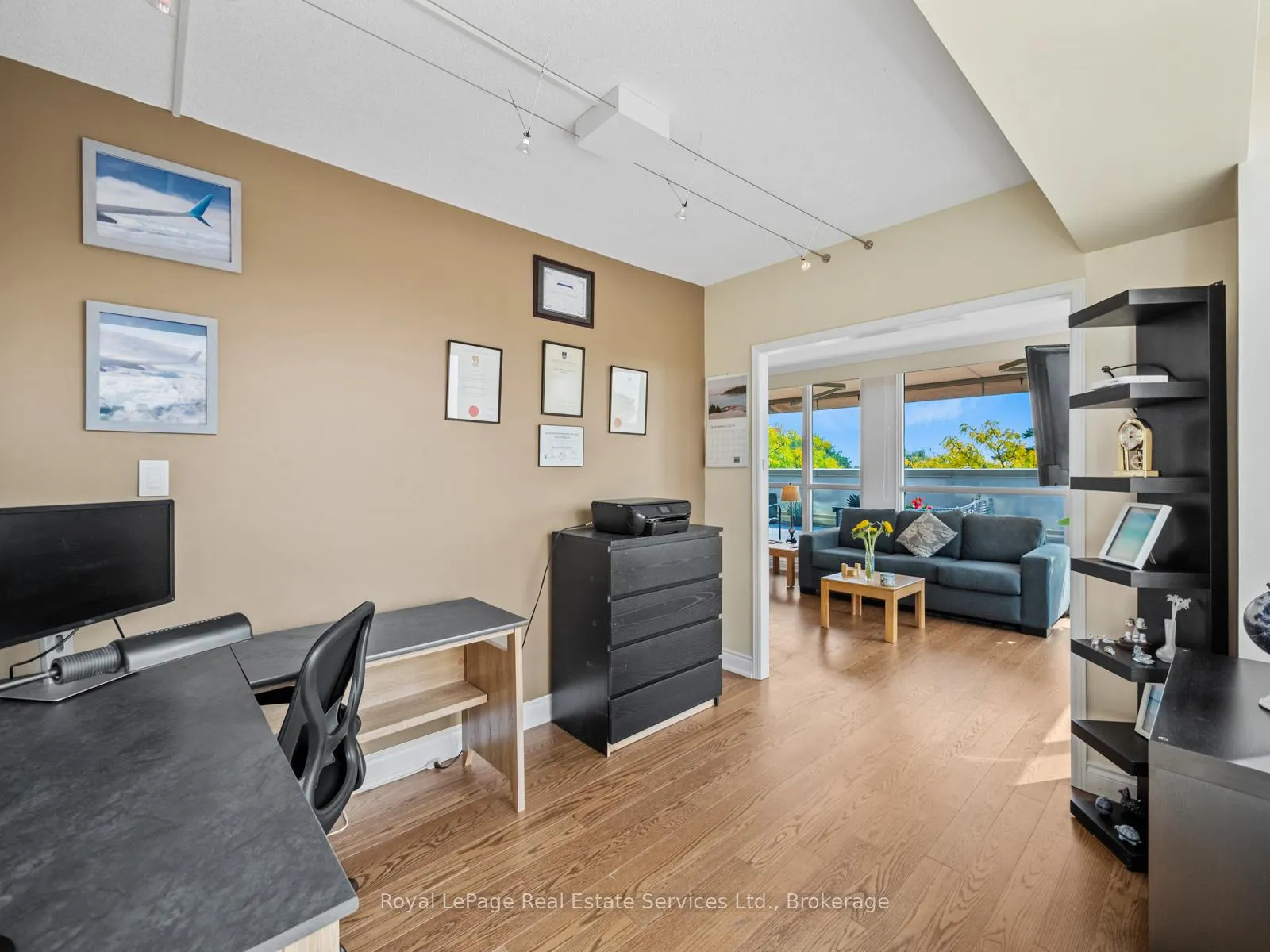 Photo 8 of Unit 310, 415 Locust Street, Burlington, Brant — HOMEH
